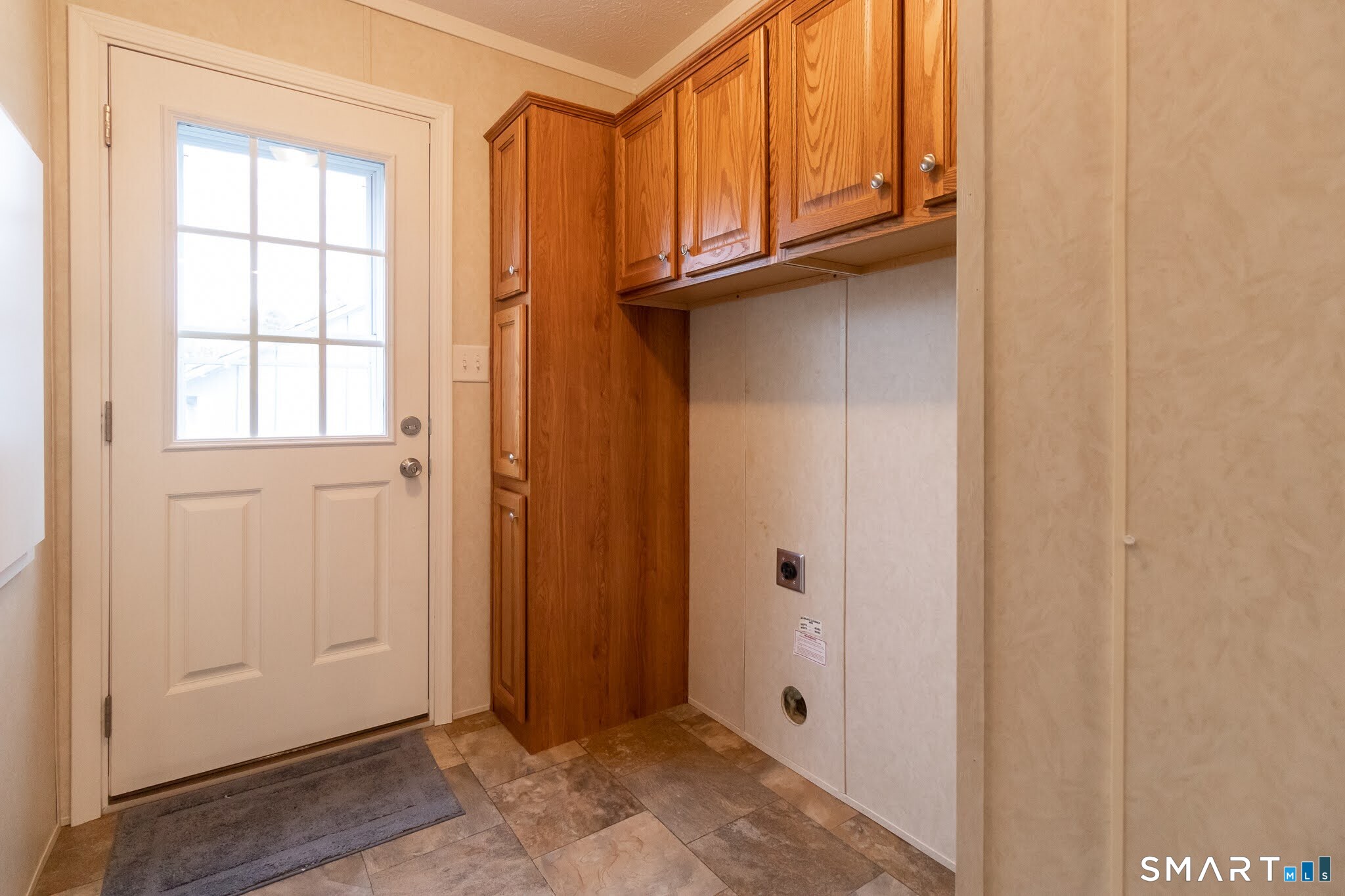 Photo 40 of 39 Riverside Drive, Southington, CT