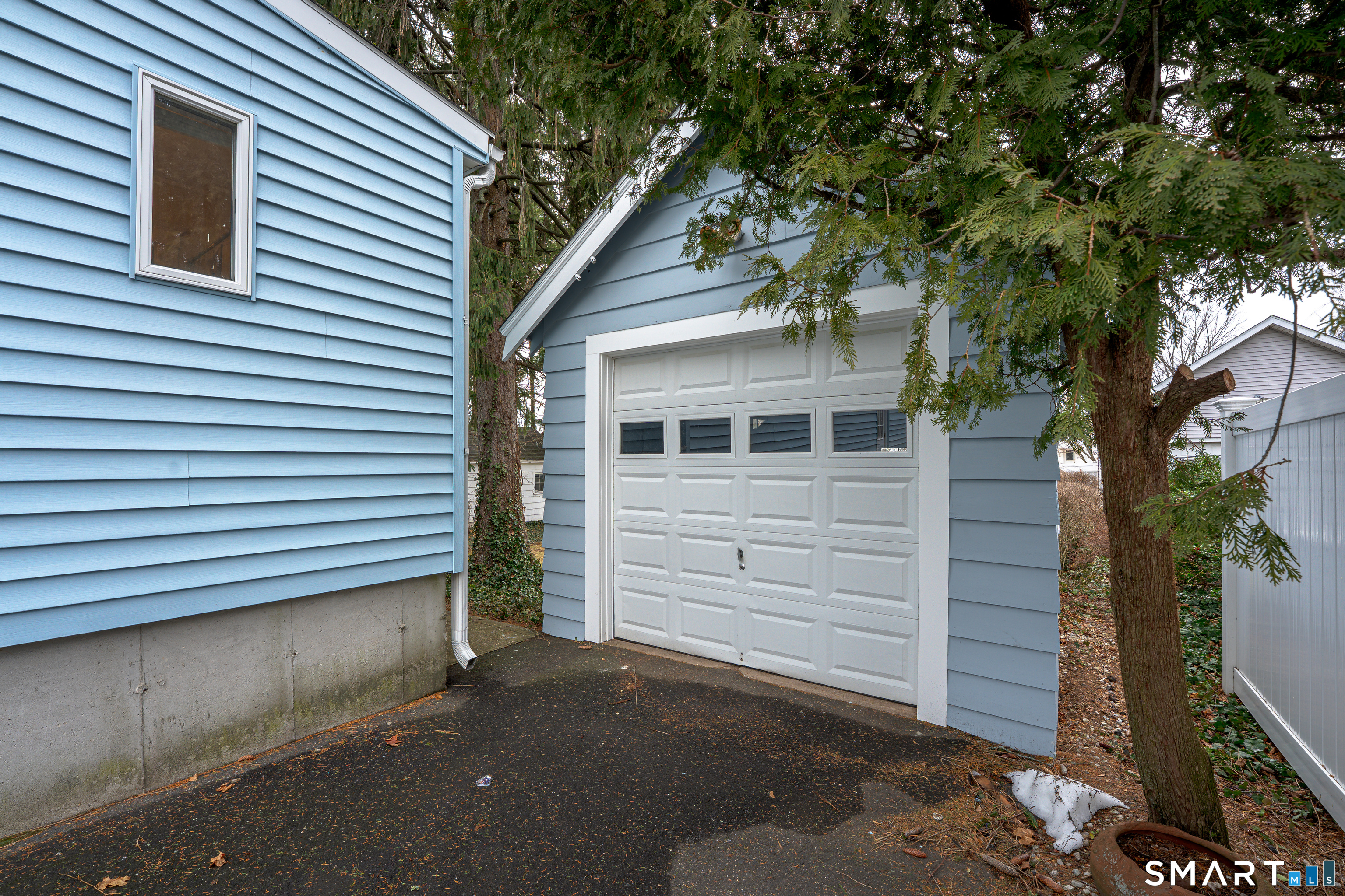 Homes for sale in East Haven, CT | 46 Forbes Pl, East Haven, CT 06512 | MLS# 24148985