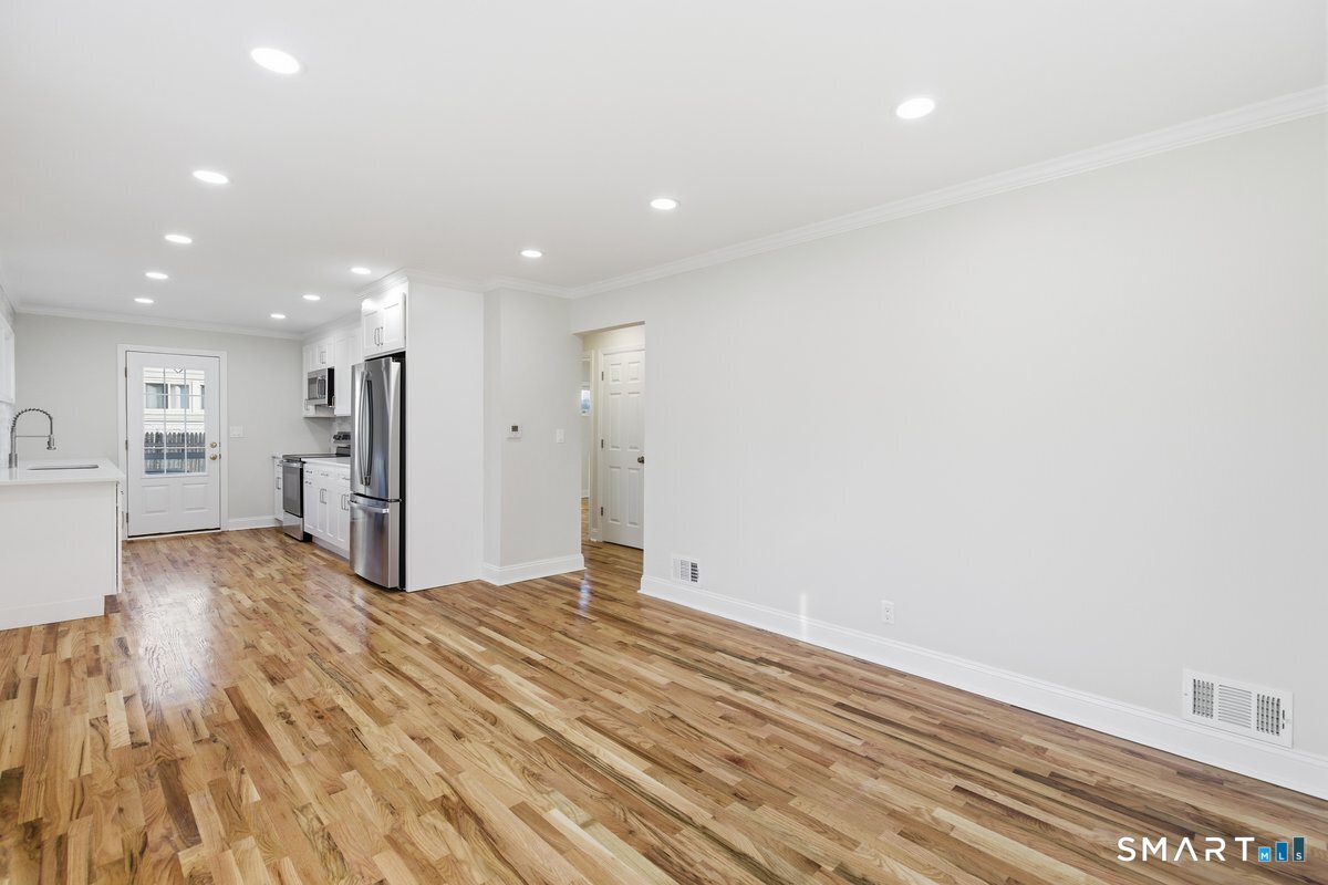 Homes for sale in Milford, CT | 42 Cindy Cir, Milford, CT 06460 | MLS# 24148729