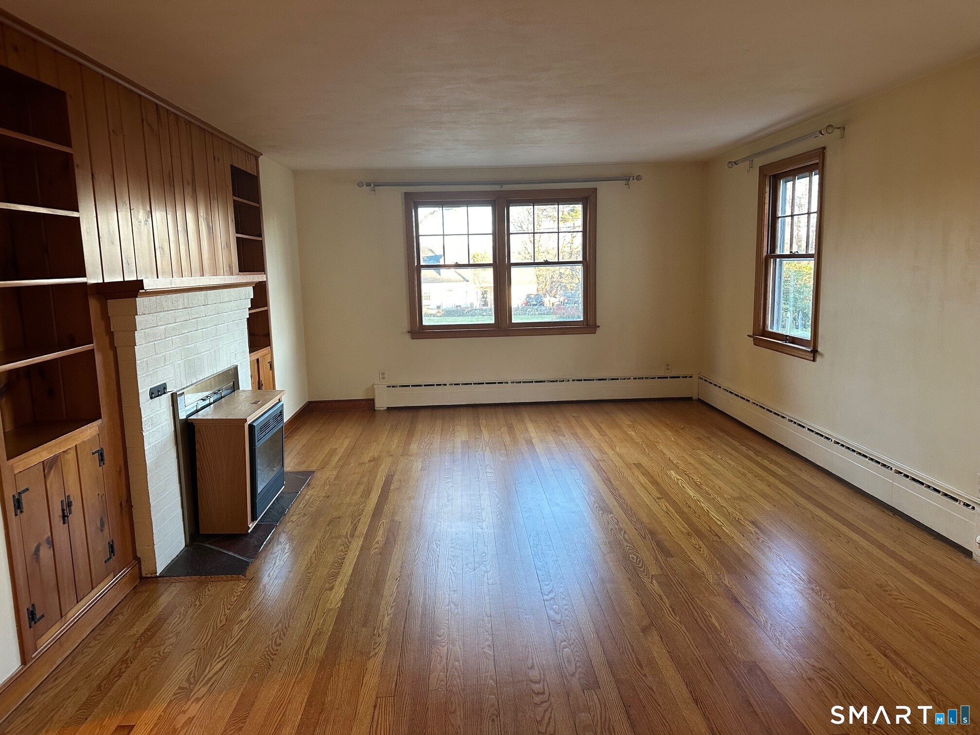 Photo 4 of 989 Farms Road, Wallingford, CT