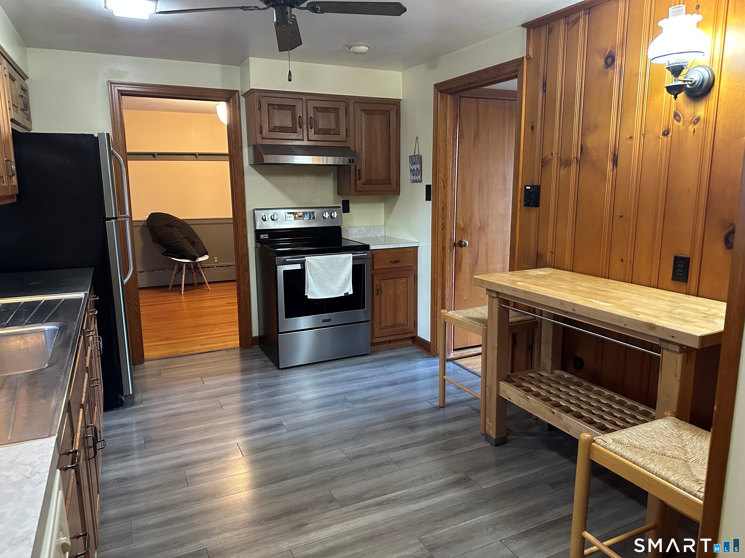 Photo 8 of 989 Farms Road, Wallingford, CT