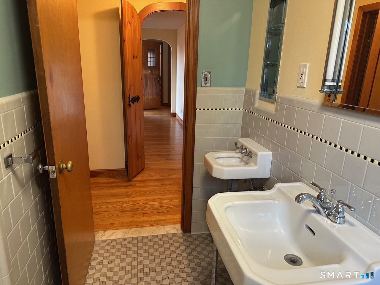 Photo 18 of 989 Farms Road, Wallingford, CT