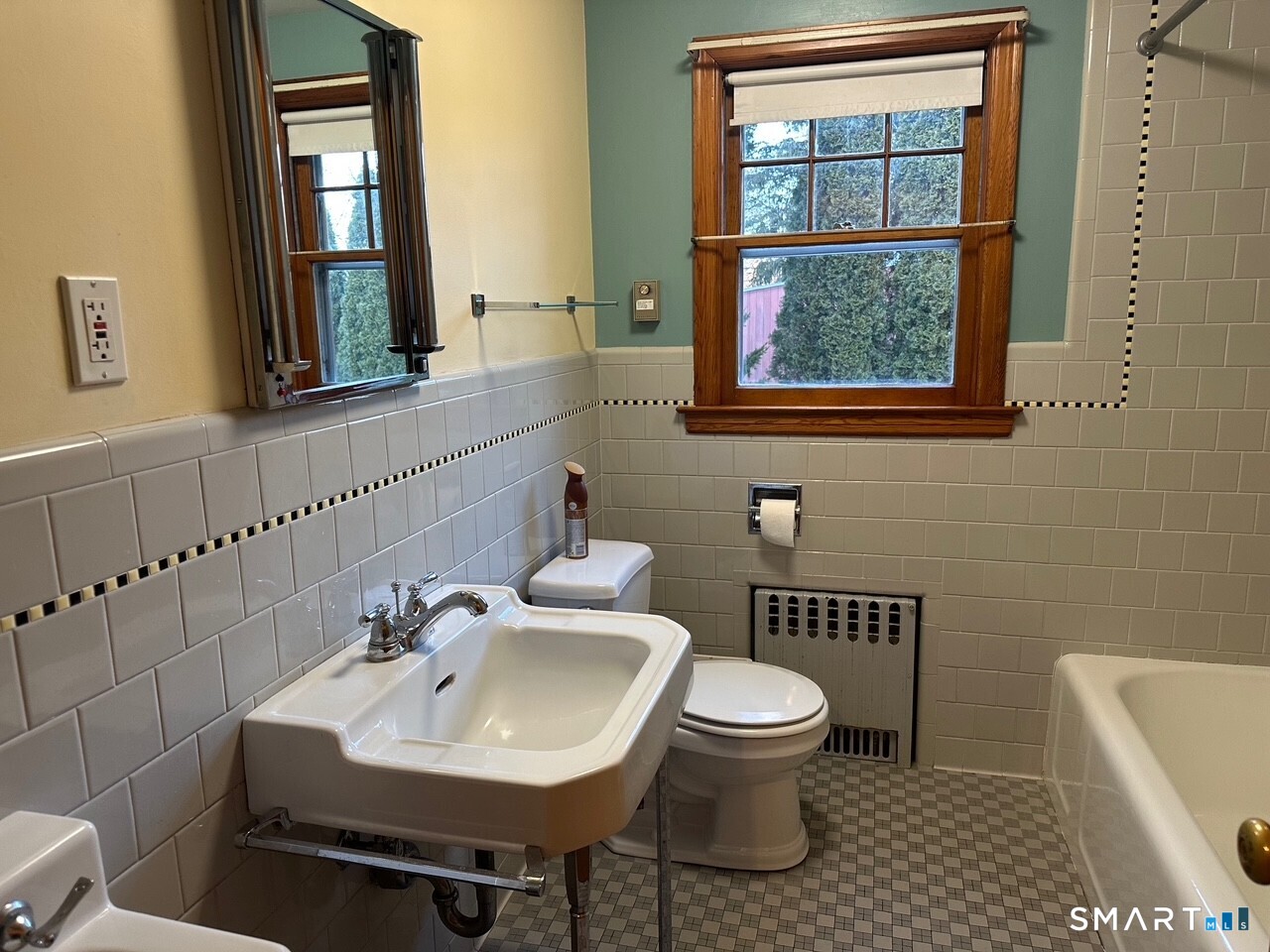 Photo 19 of 989 Farms Road, Wallingford, CT