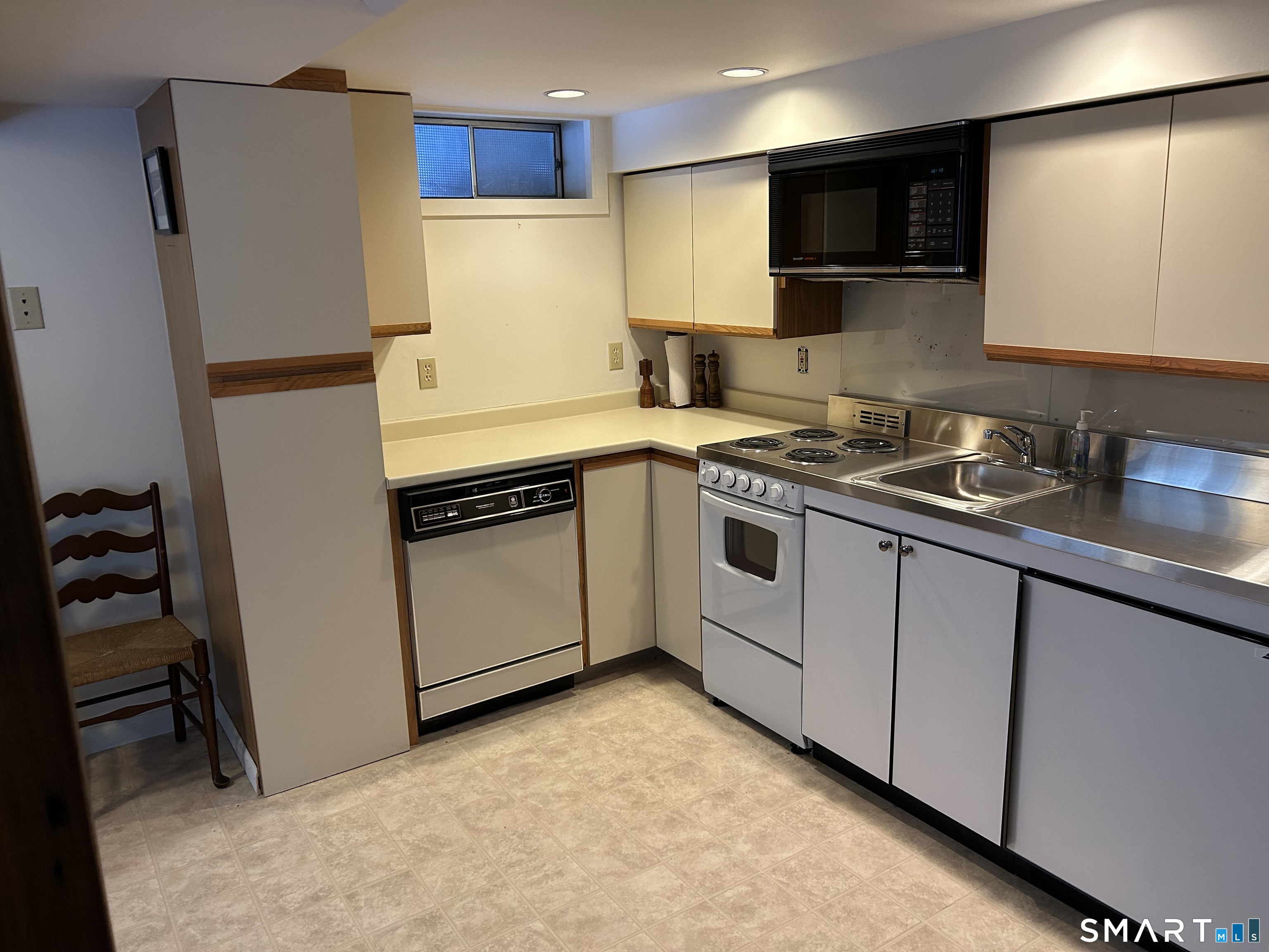 Homes for sale in Woodbury, CT | 148 Flanders Rd, Woodbury, CT 06798 | MLS# 24149131