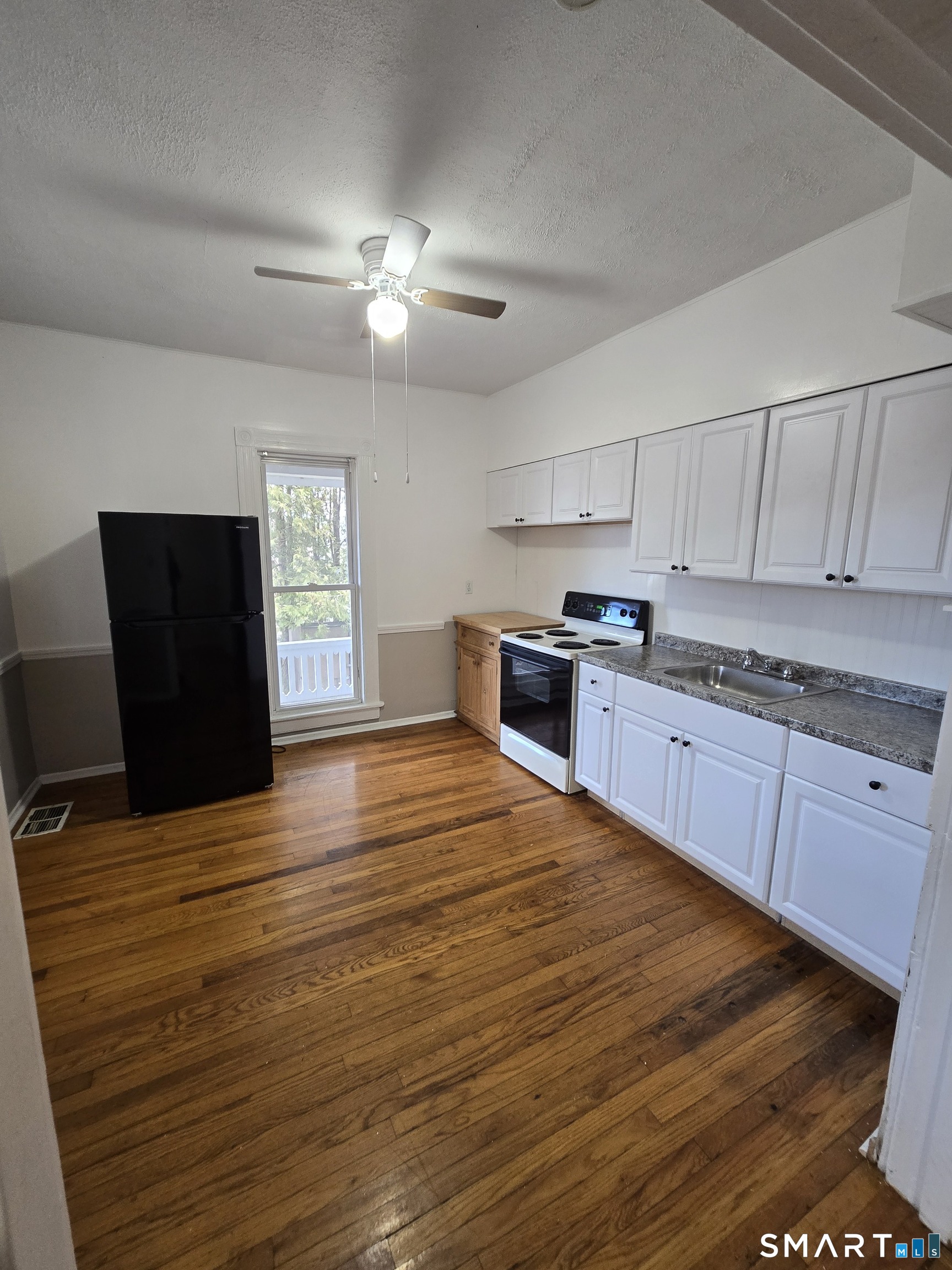 Photo 3 of 77 Nixon Avenue, Naugatuck, CT