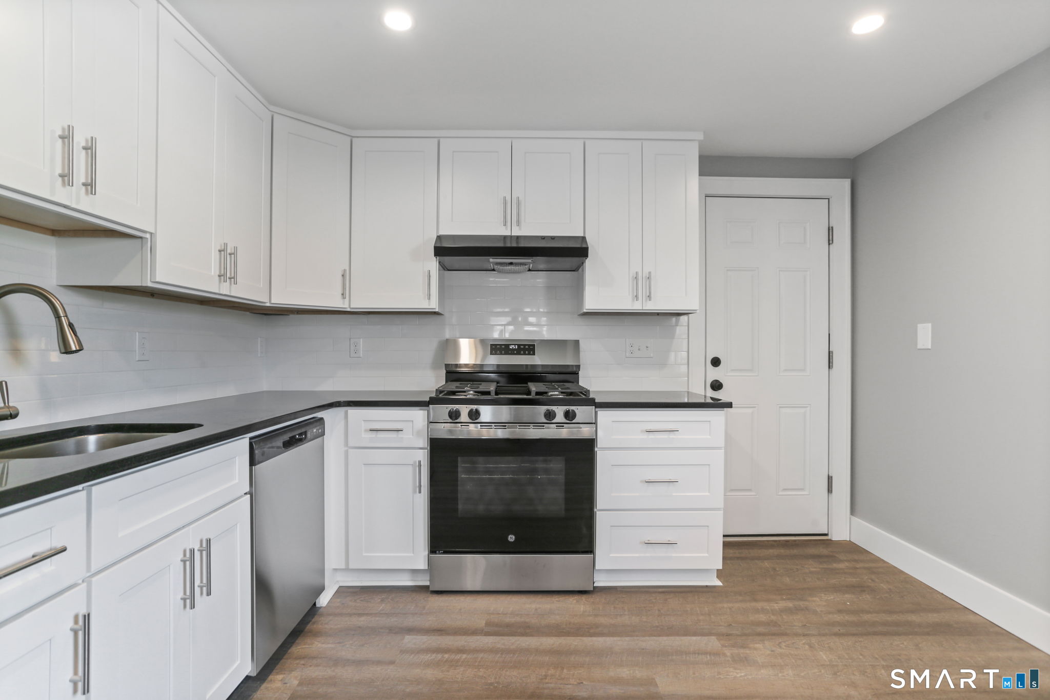 35 Euclid Avenue, Stamford, Connecticut photo 1