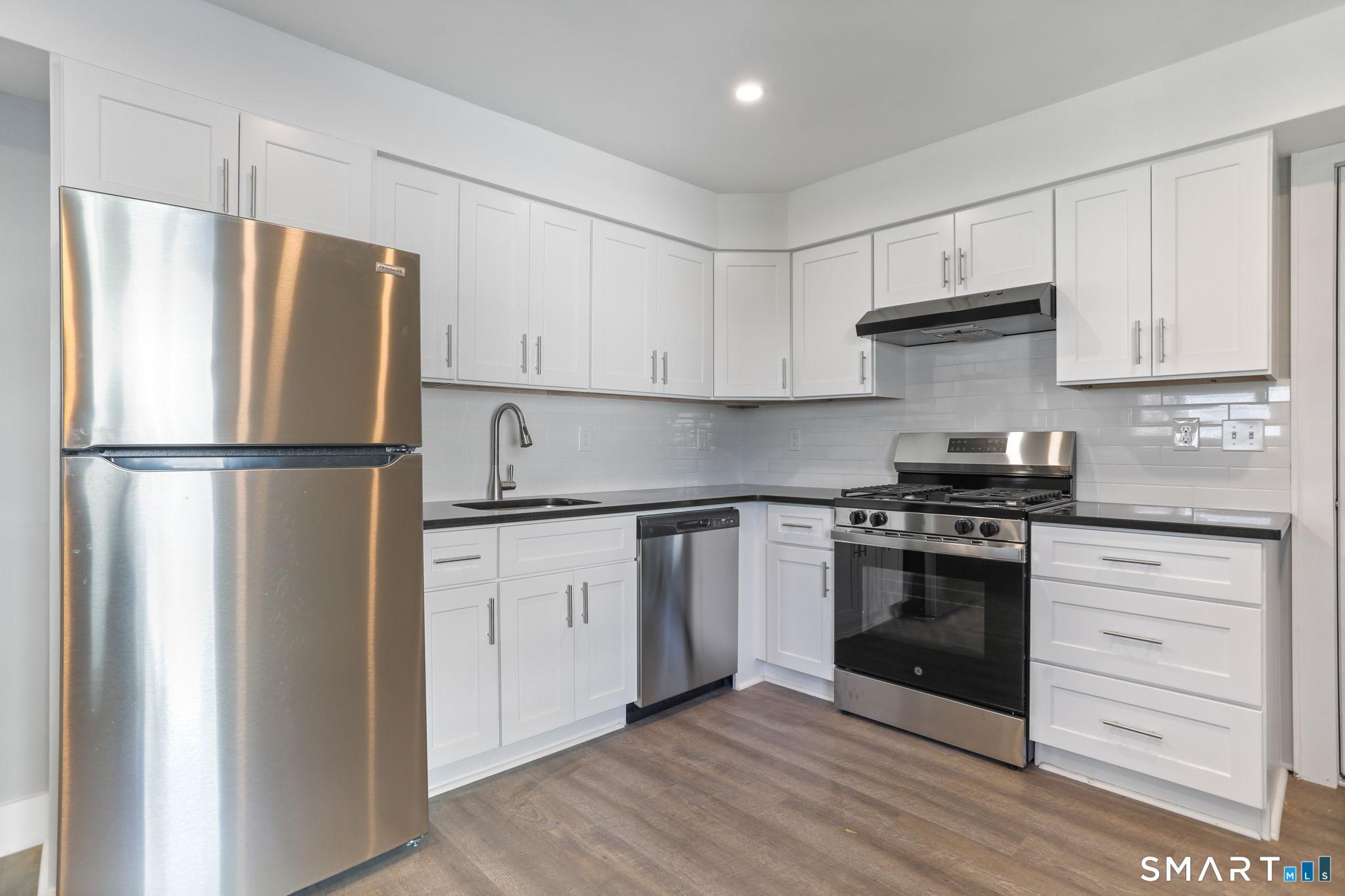 35 Euclid Avenue, Stamford, Connecticut photo 1