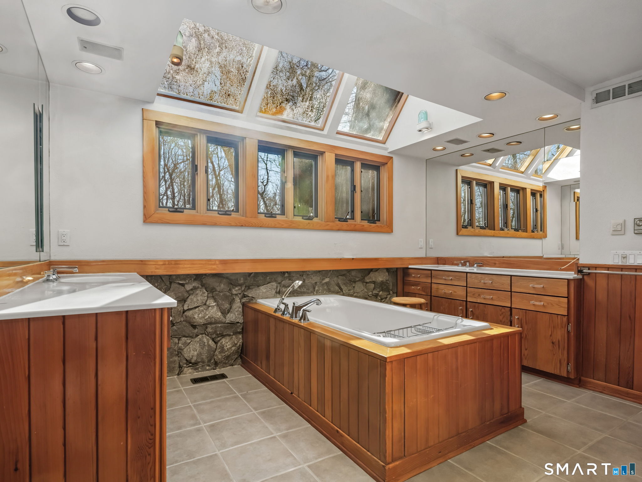 Photo 16 of 484 Cognewaugh Road, Greenwich, CT