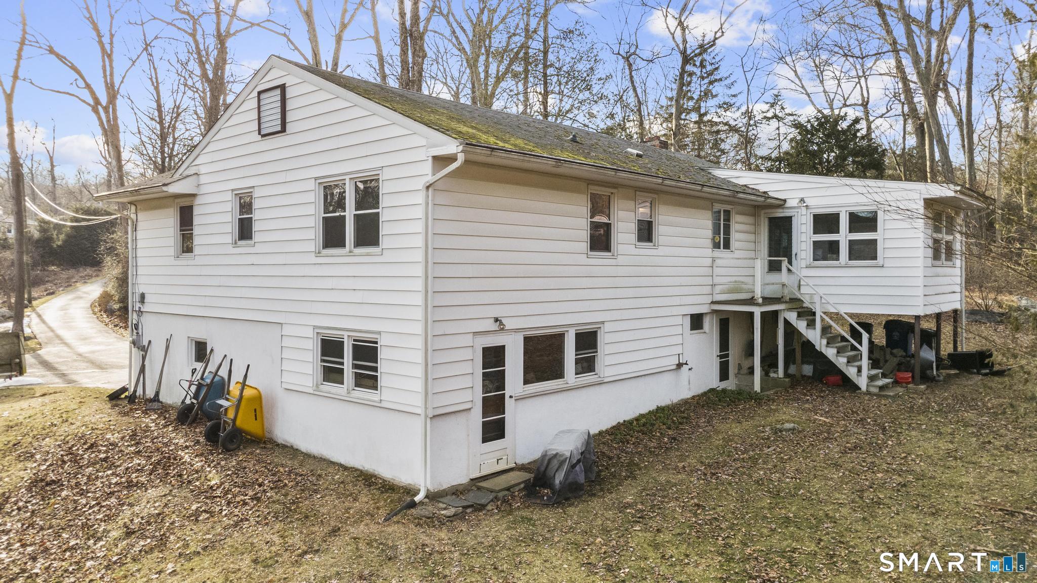 Homes for sale in Norwalk, CT | 276 Grumman Ave, Norwalk, CT 06851 | MLS# 24149272