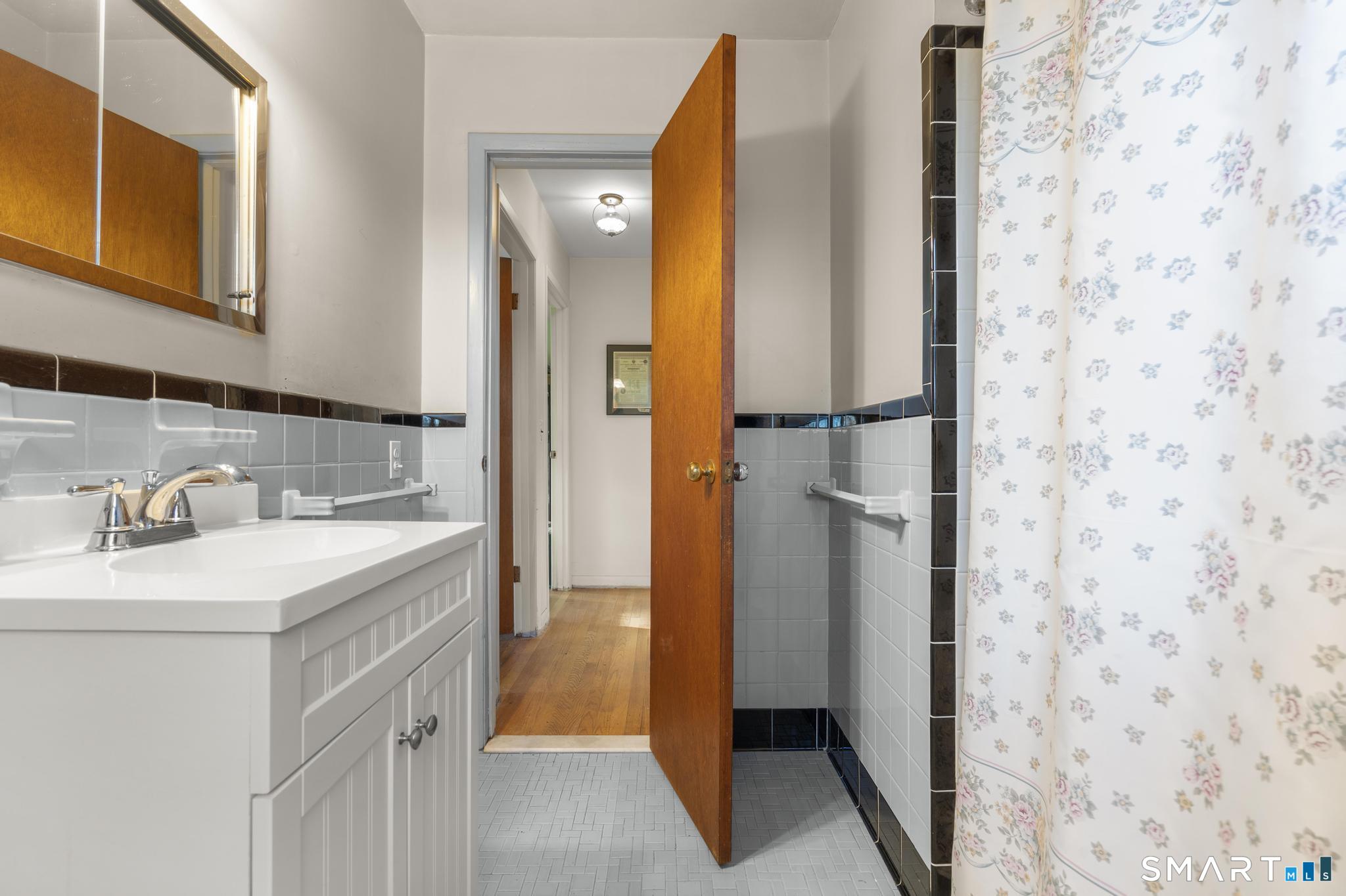 Photo 30 of 276 Grumman Avenue, Norwalk, CT