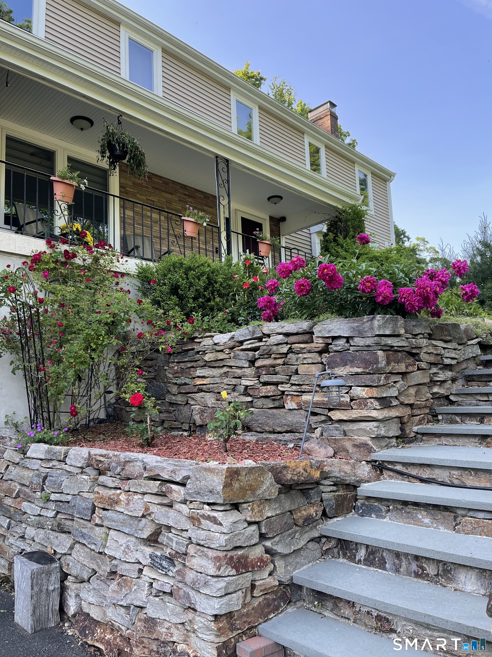 Homes for sale in Farmington, CT | 32 Canterbury Ln, Farmington, CT 06085 | MLS# 24148893