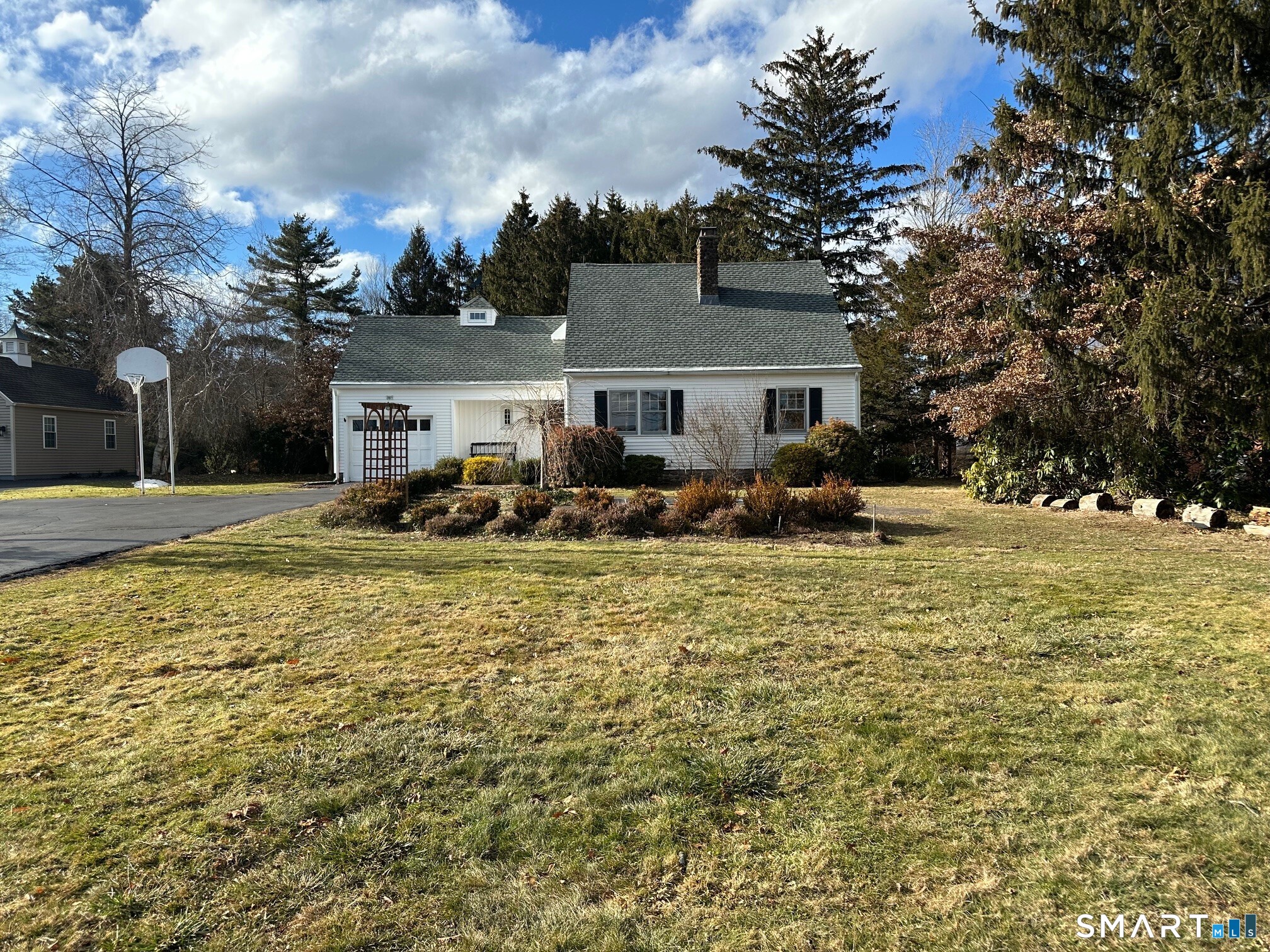 Photo 1 of 989 Farms Road, Wallingford, CT