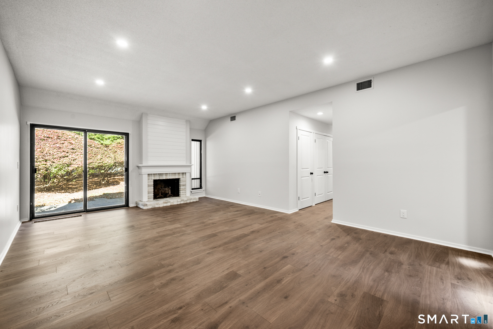 Homes for sale in Southbury, CT | 761 Heritage Vlg #D, Southbury, CT 06488 | MLS# 24149158