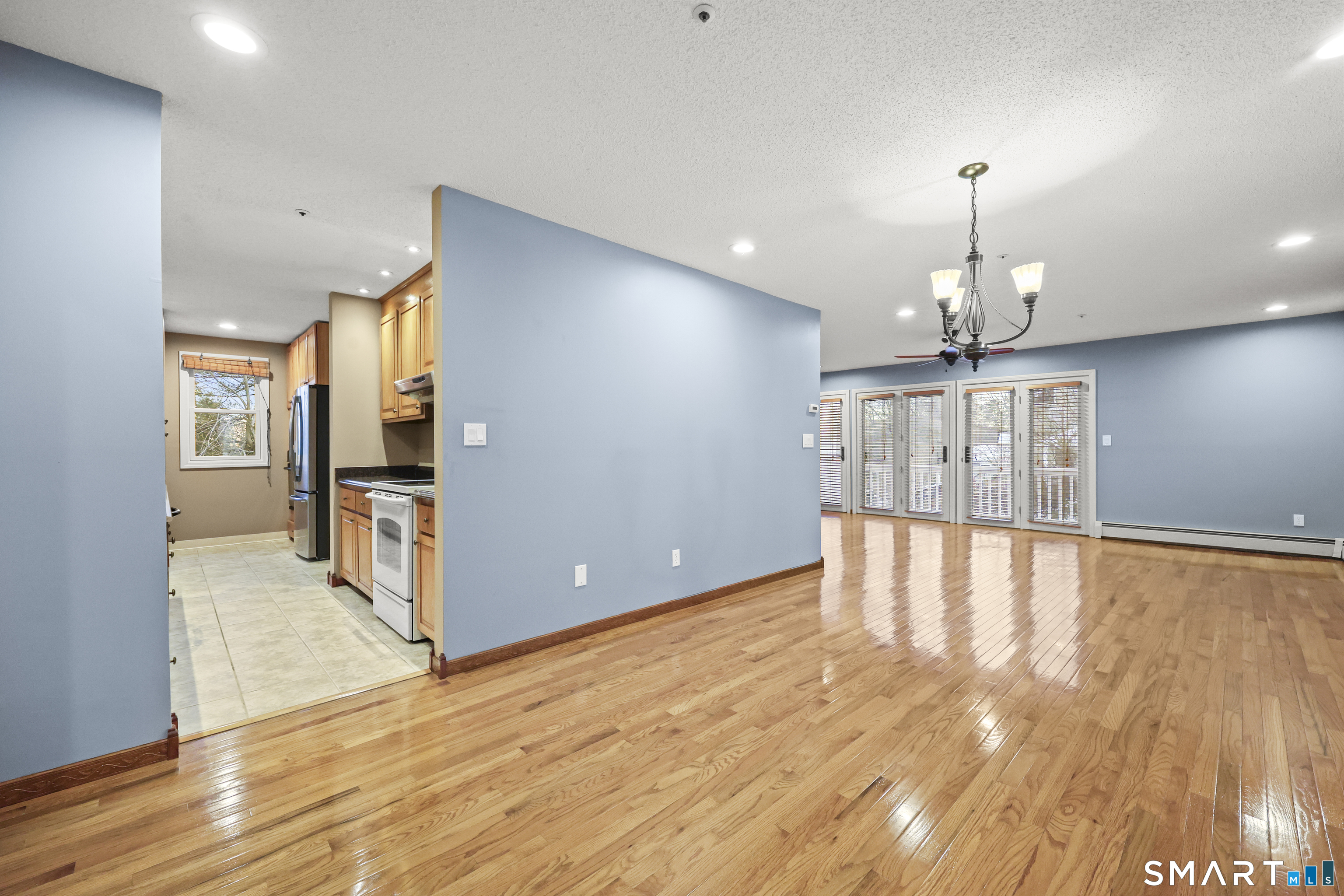 Homes for sale in Simsbury, CT | 31 Oxford Ct, Simsbury, CT 06070 | MLS# 24149355