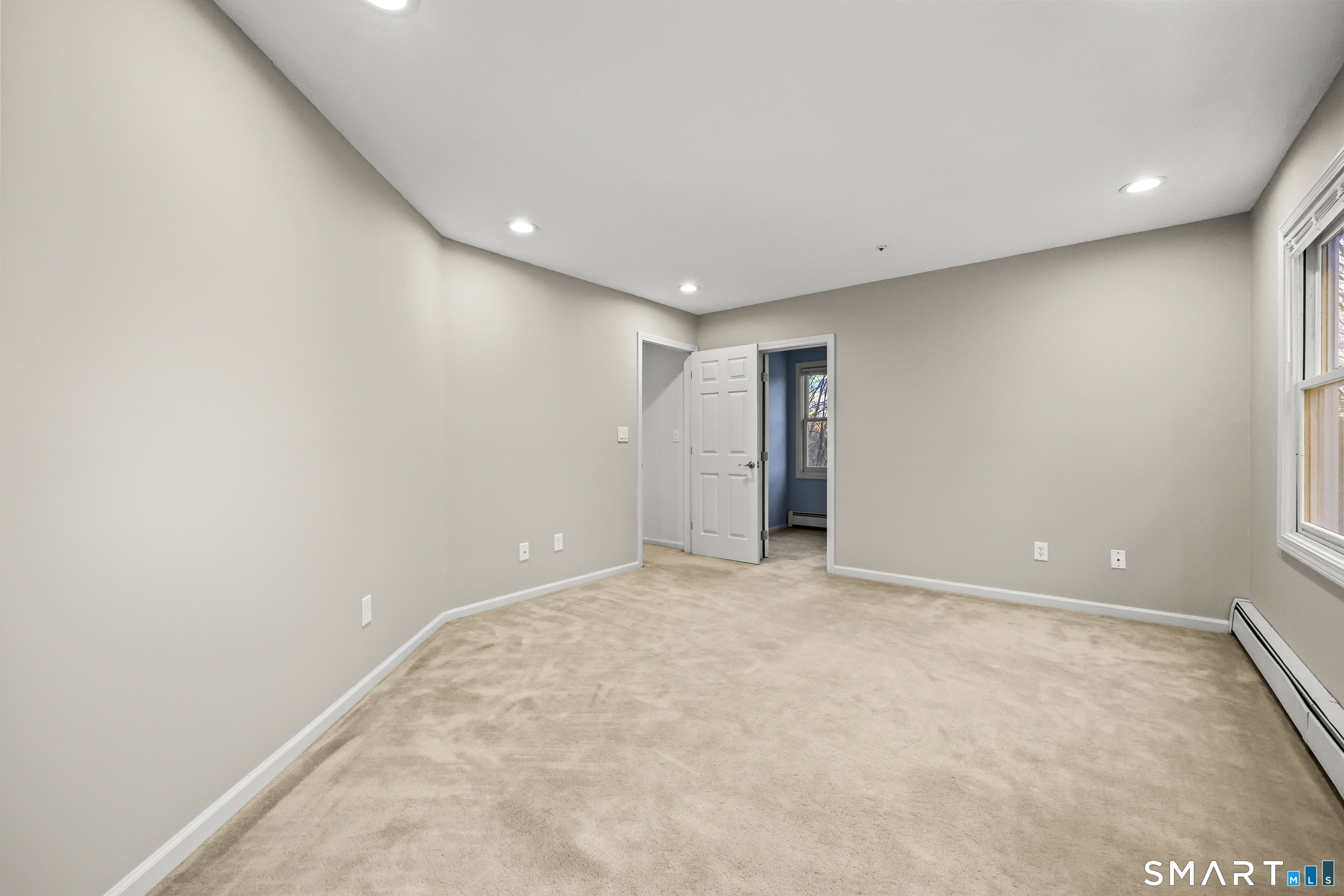 Photo 22 of 31 Oxford Court, Simsbury, CT