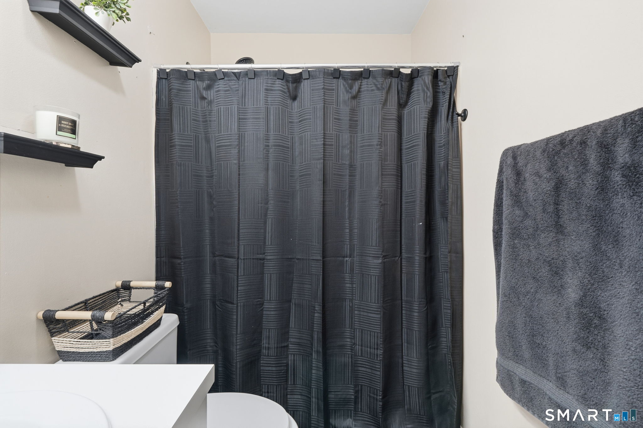 Photo 19 of 117 Hamden Avenue, Waterbury, CT