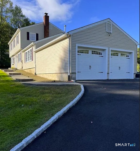 Homes for sale in Danbury, CT | 29 Harwood Dr, Danbury, CT 06810 | MLS# 24147588