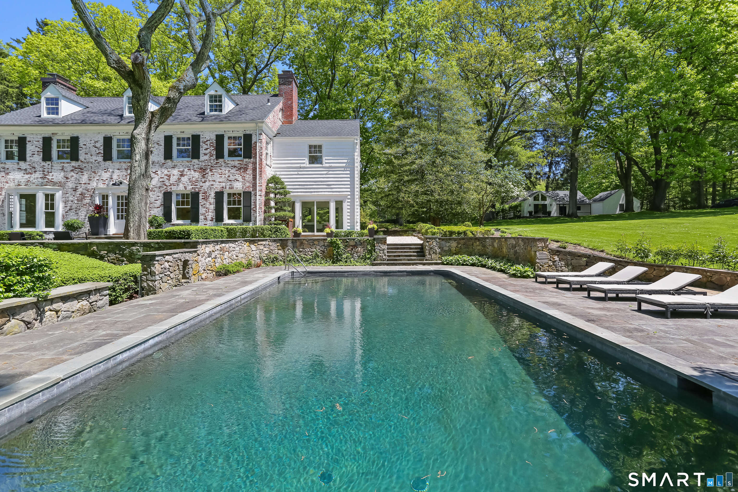 Homes for sale in Greenwich, CT | 530 Round Hill Rd, Greenwich, CT 06831 | MLS# 24148346