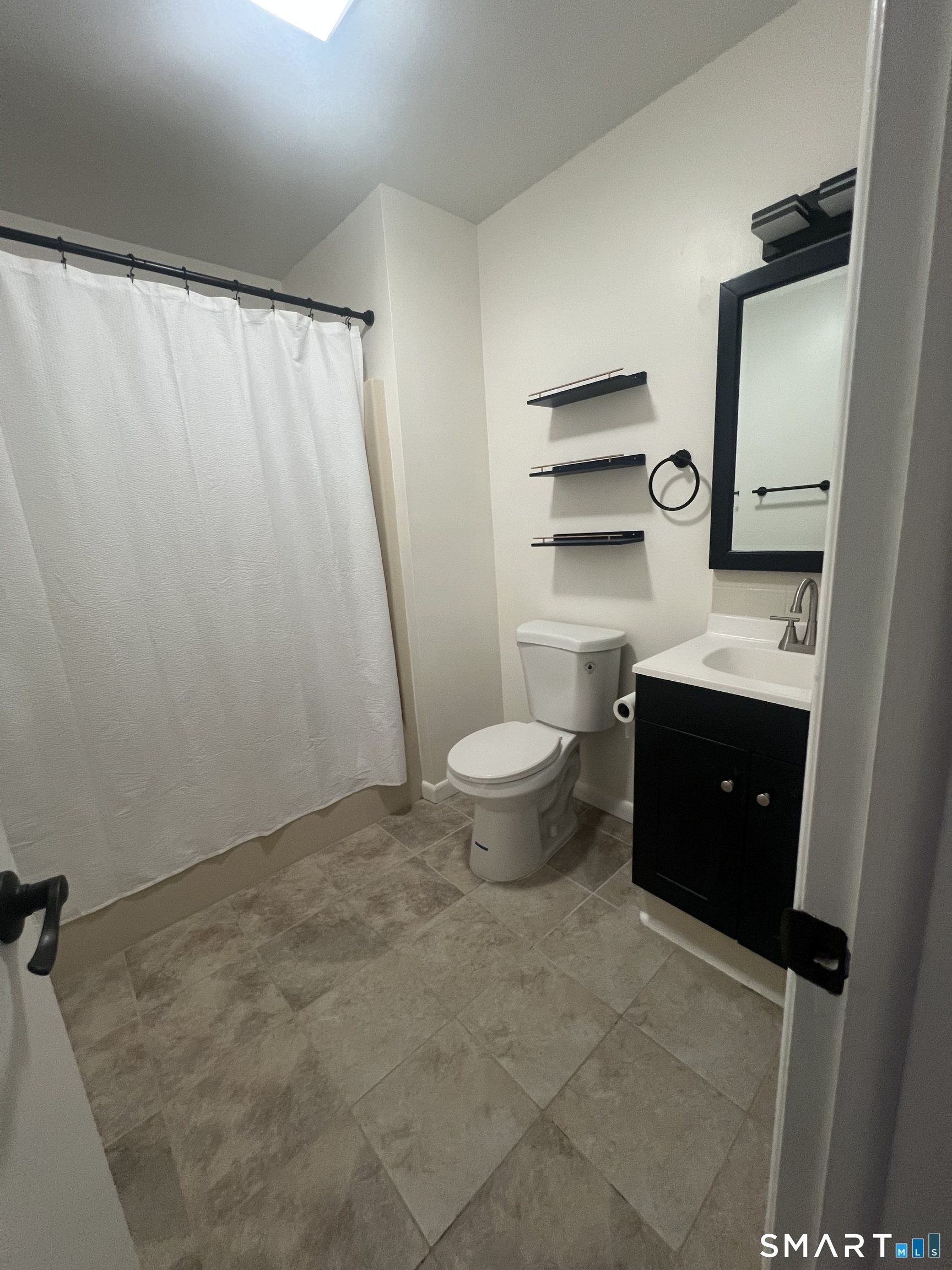 Photo 18 of 3370 Madison Avenue, Bridgeport, CT