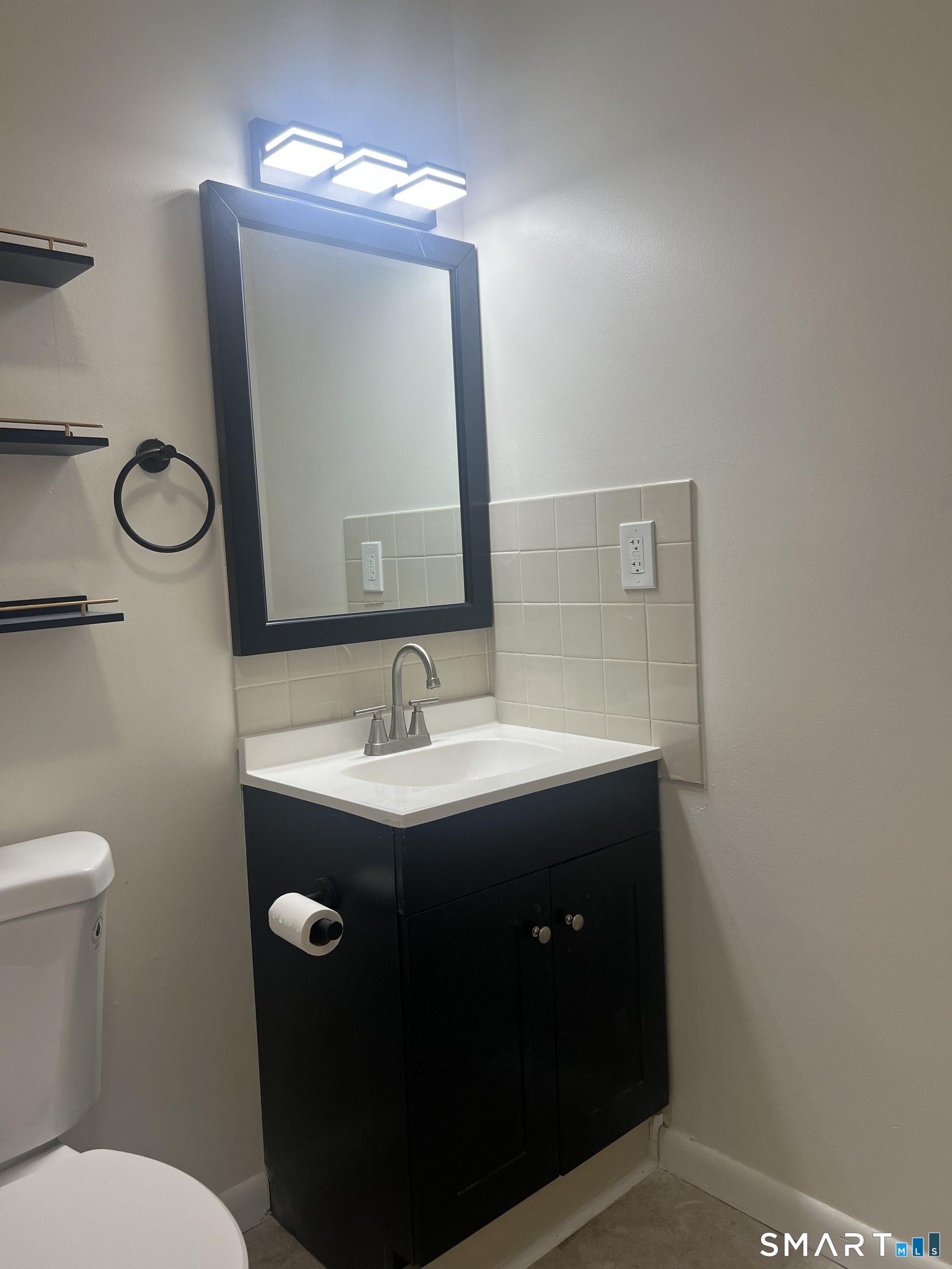 Photo 19 of 3370 Madison Avenue, Bridgeport, CT