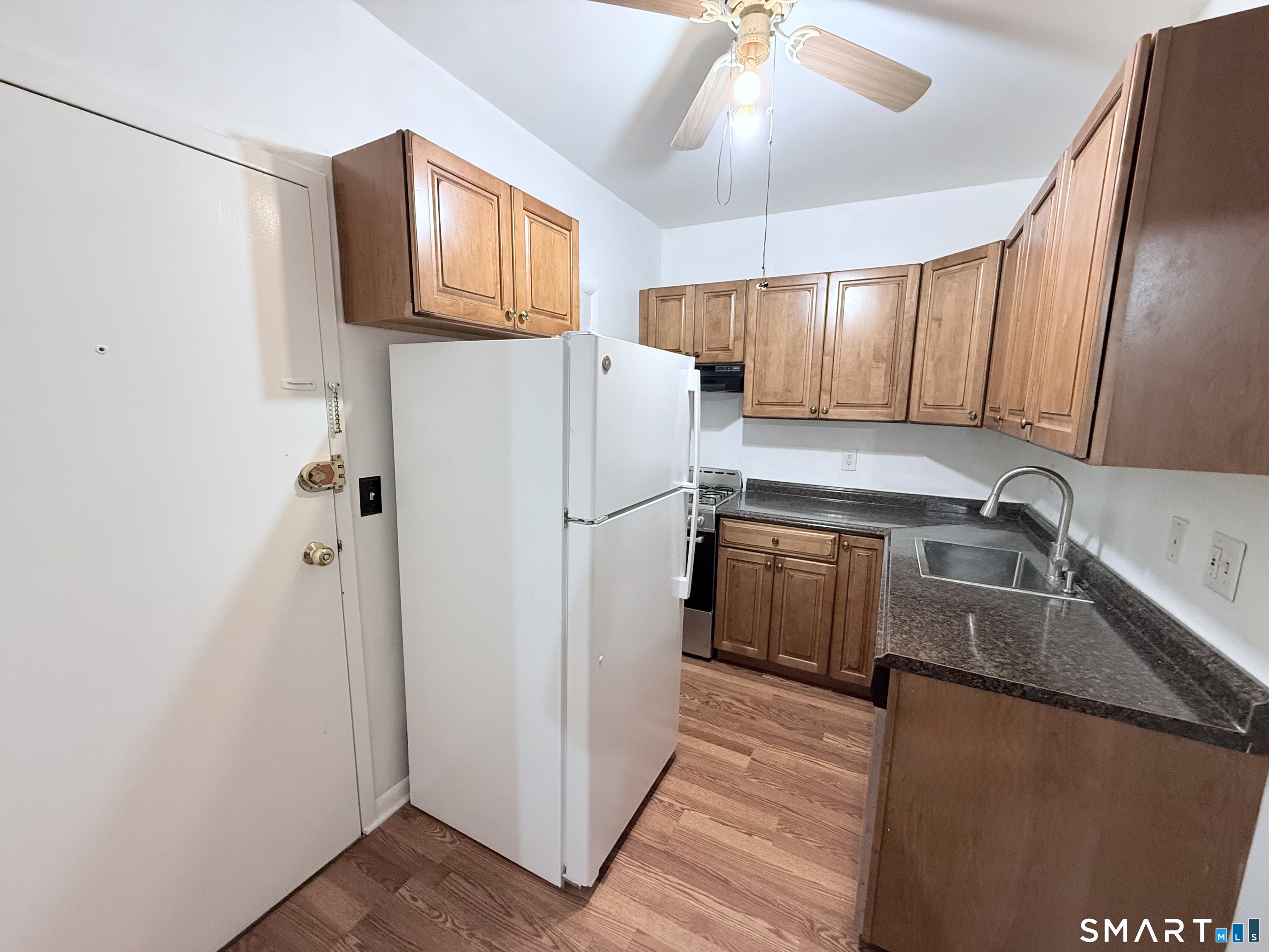 Homes for sale in Stamford, CT | 140 Summer St #1D, Stamford, CT 06840 | MLS# 24149437