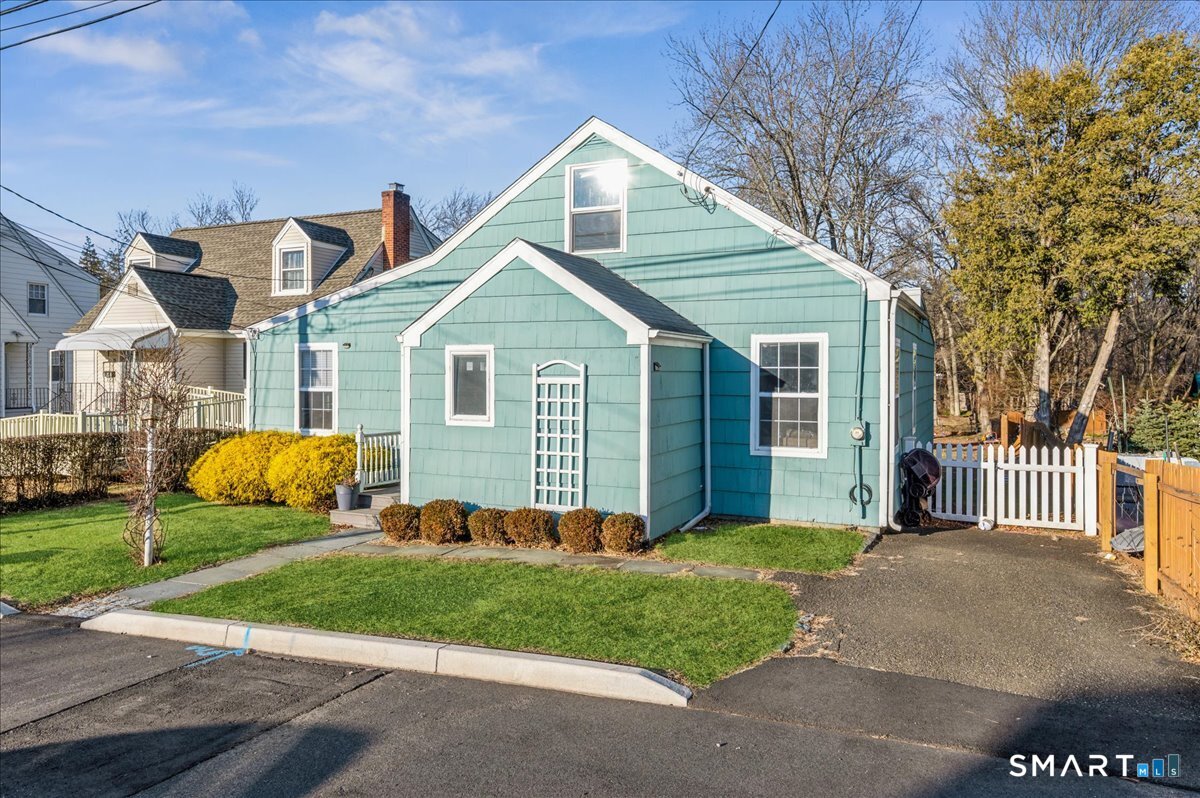 Homes for sale in Norwalk, CT | 11 Margaret St, Norwalk, CT 06851 | MLS# 24149339