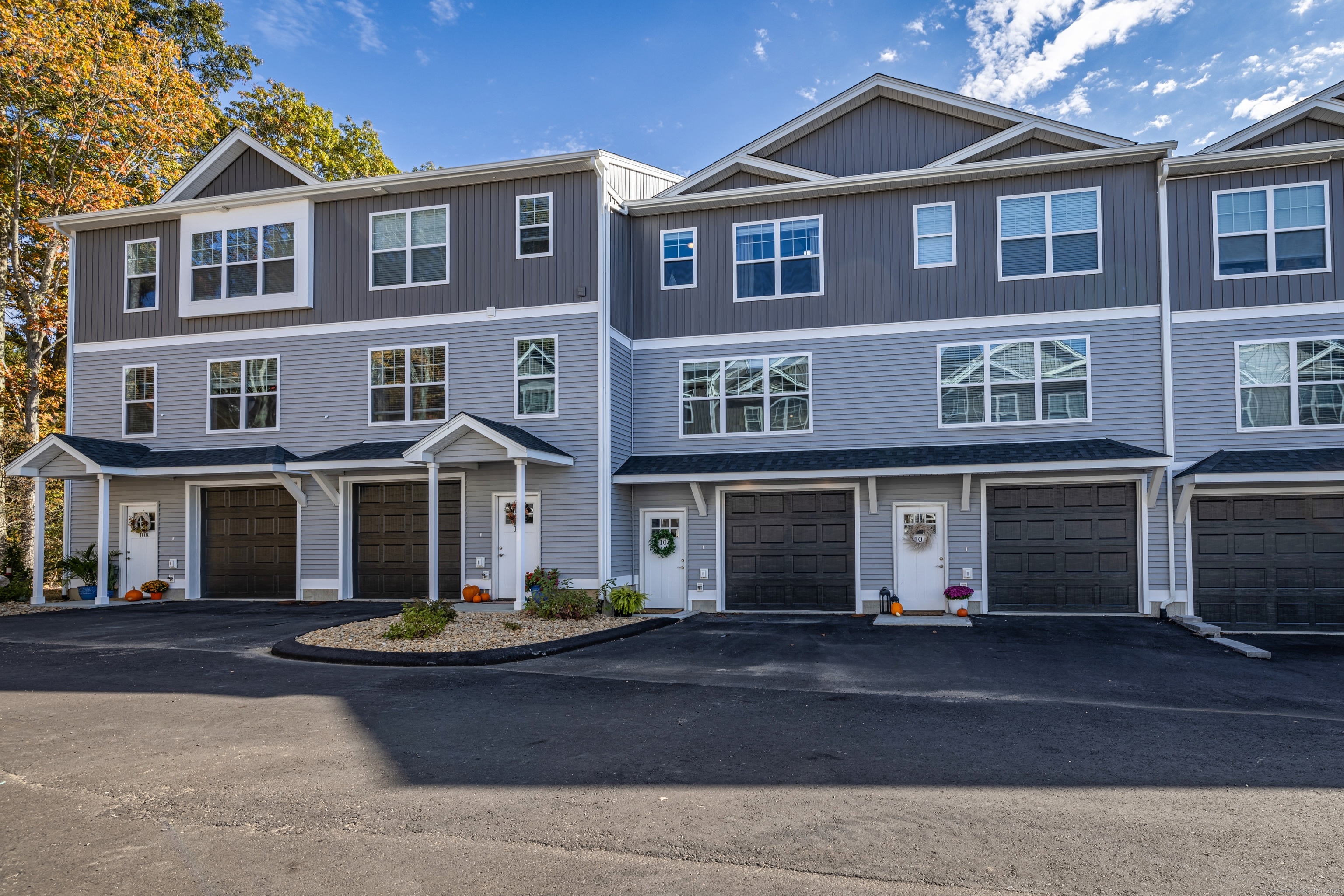 Photo 4 of 94 North Bridebrook Road, East Lyme, CT