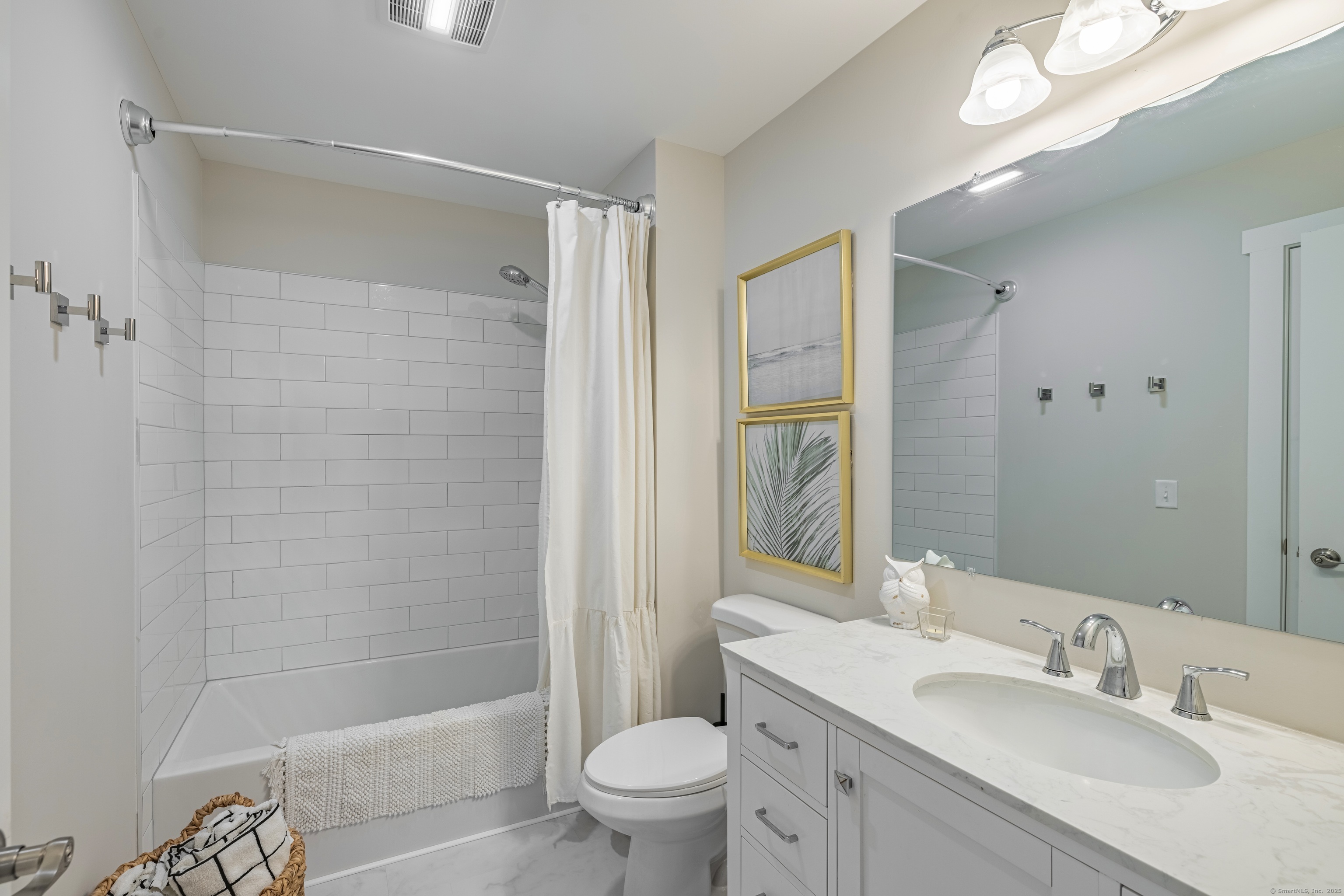 Photo 15 of 94 North Bridebrook Road, East Lyme, CT