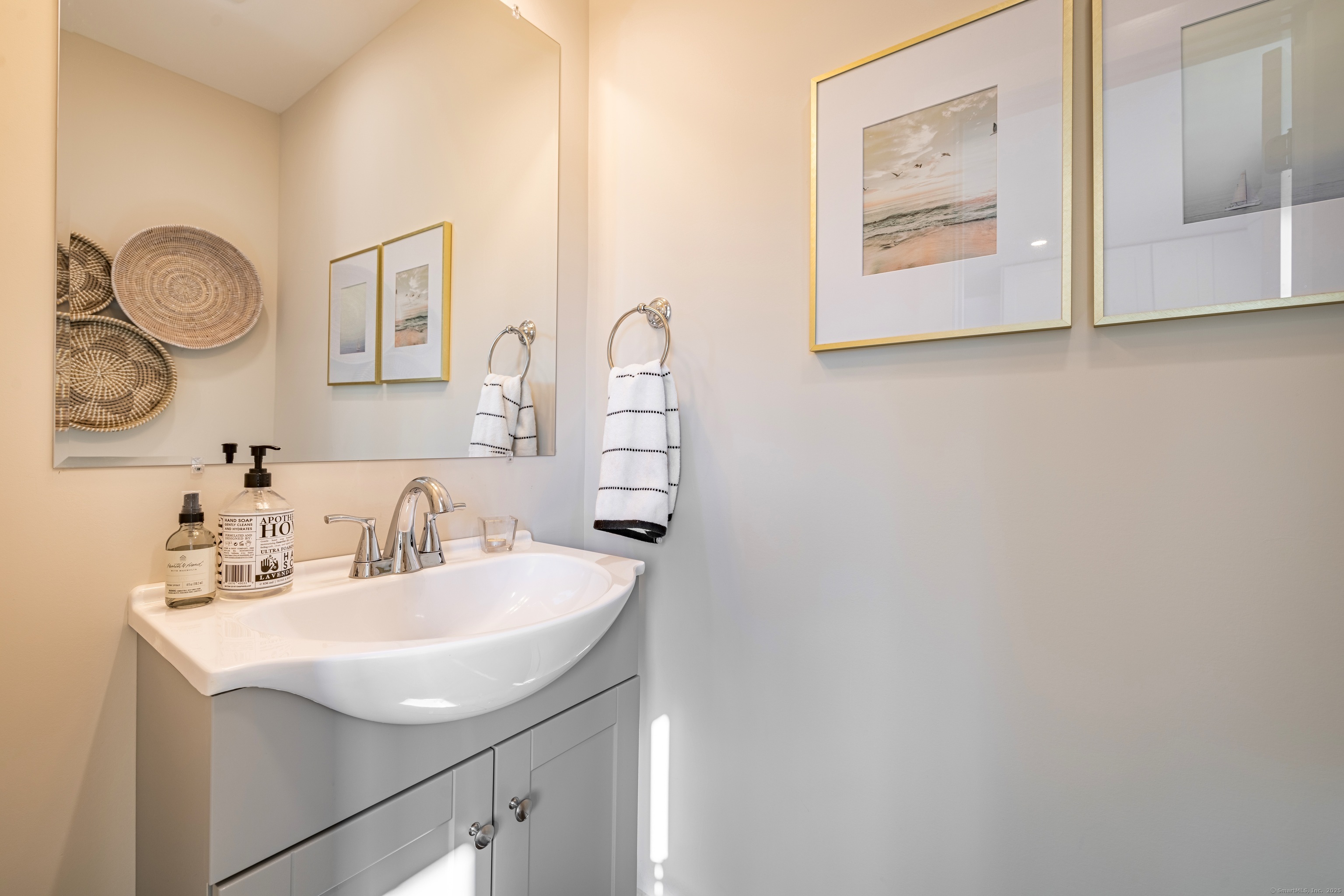 Photo 8 of 94 North Bridebrook Road, East Lyme, CT