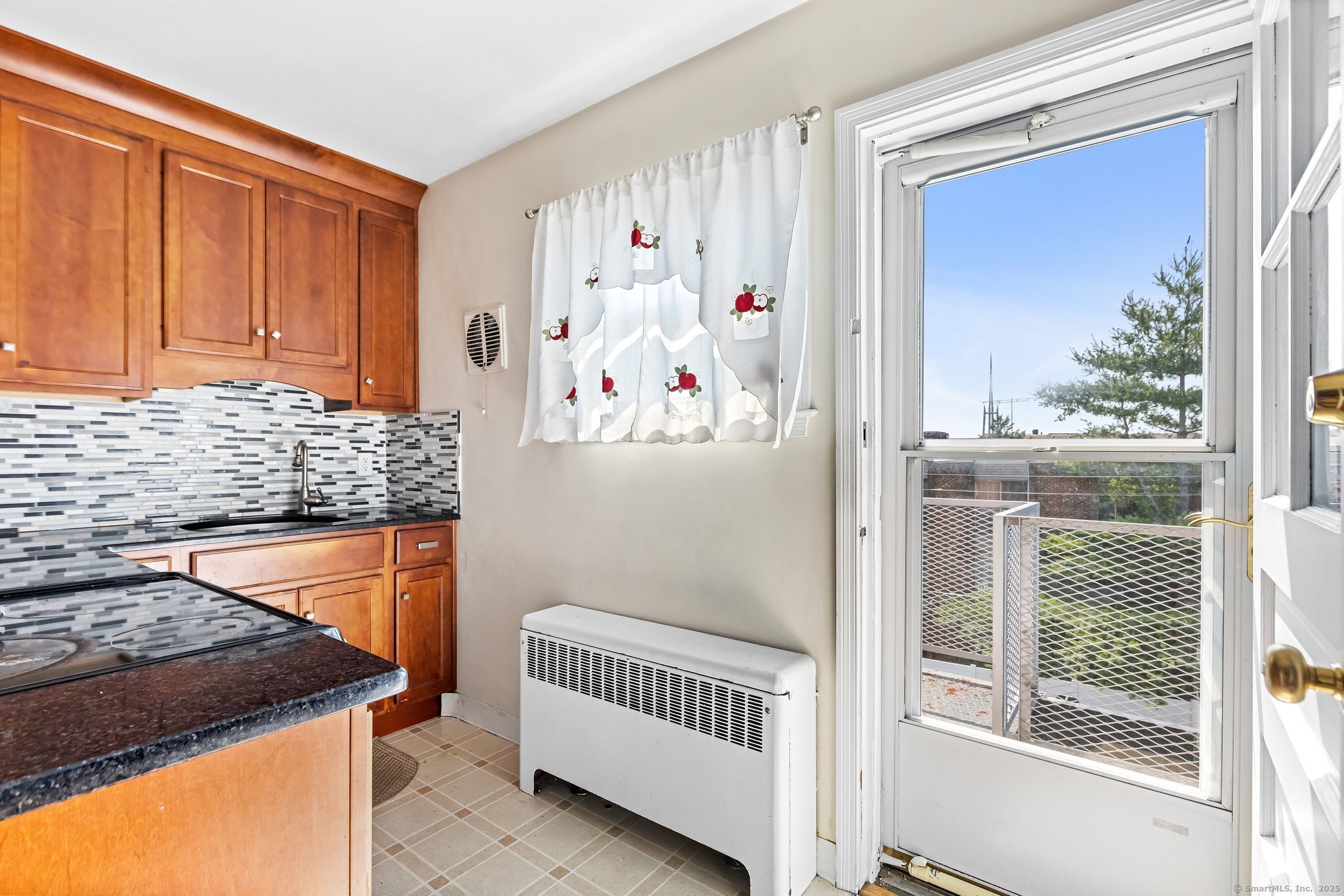 Homes for sale in Stamford, CT | 90 Strawberry Hill Ave #3, Stamford, CT 06902 | MLS# 24149486