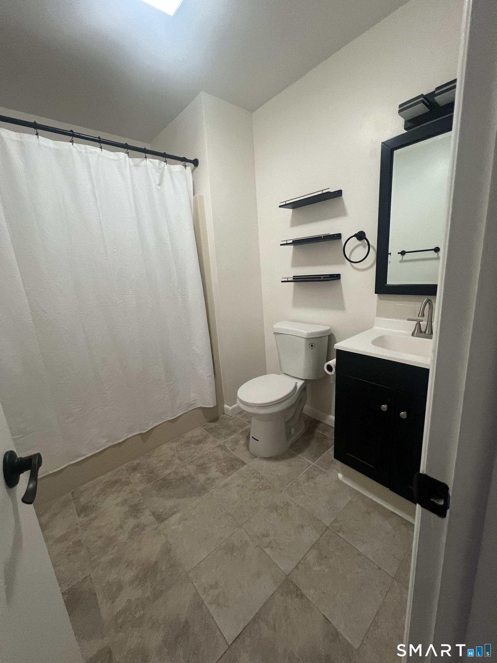 Photo 14 of 3370 Madison Avenue, Bridgeport, CT