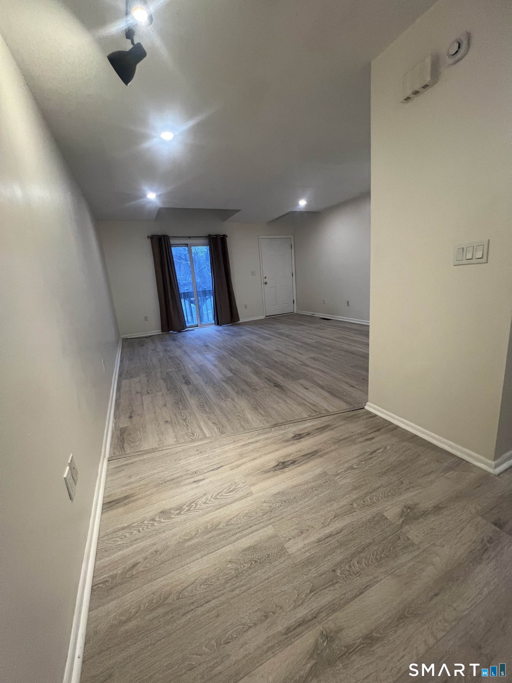 Photo 3 of 3370 Madison Avenue, Bridgeport, CT