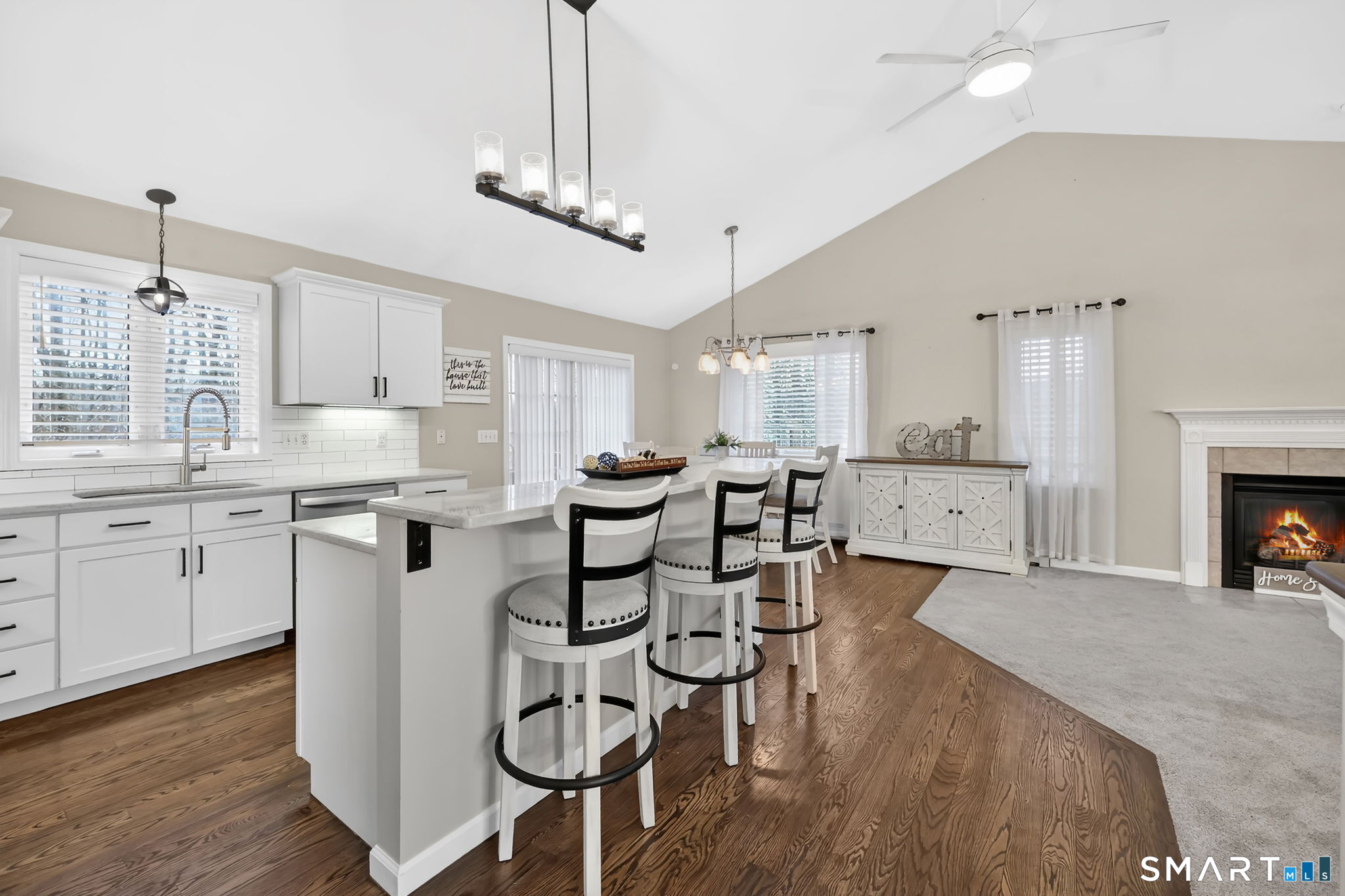 Photo 6 of 1021 Suffield Street, Suffield, CT