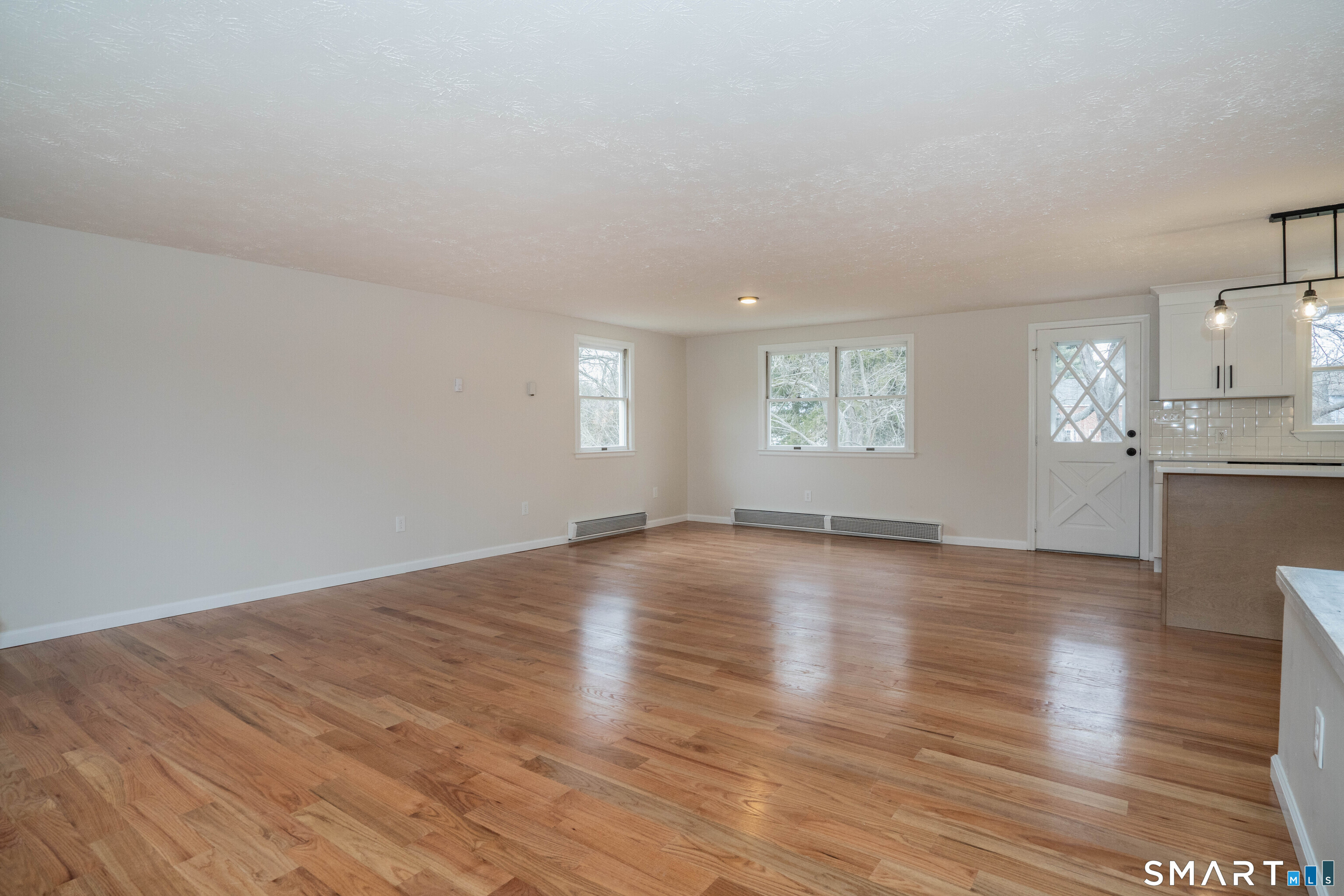 Homes for sale in Windsor, CT | 28 Maude Cir, Windsor, CT 06095 | MLS# 24149163