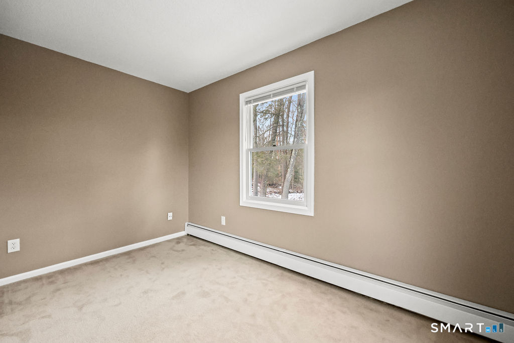 Photo 17 of 31 Oxford Court, Simsbury, CT