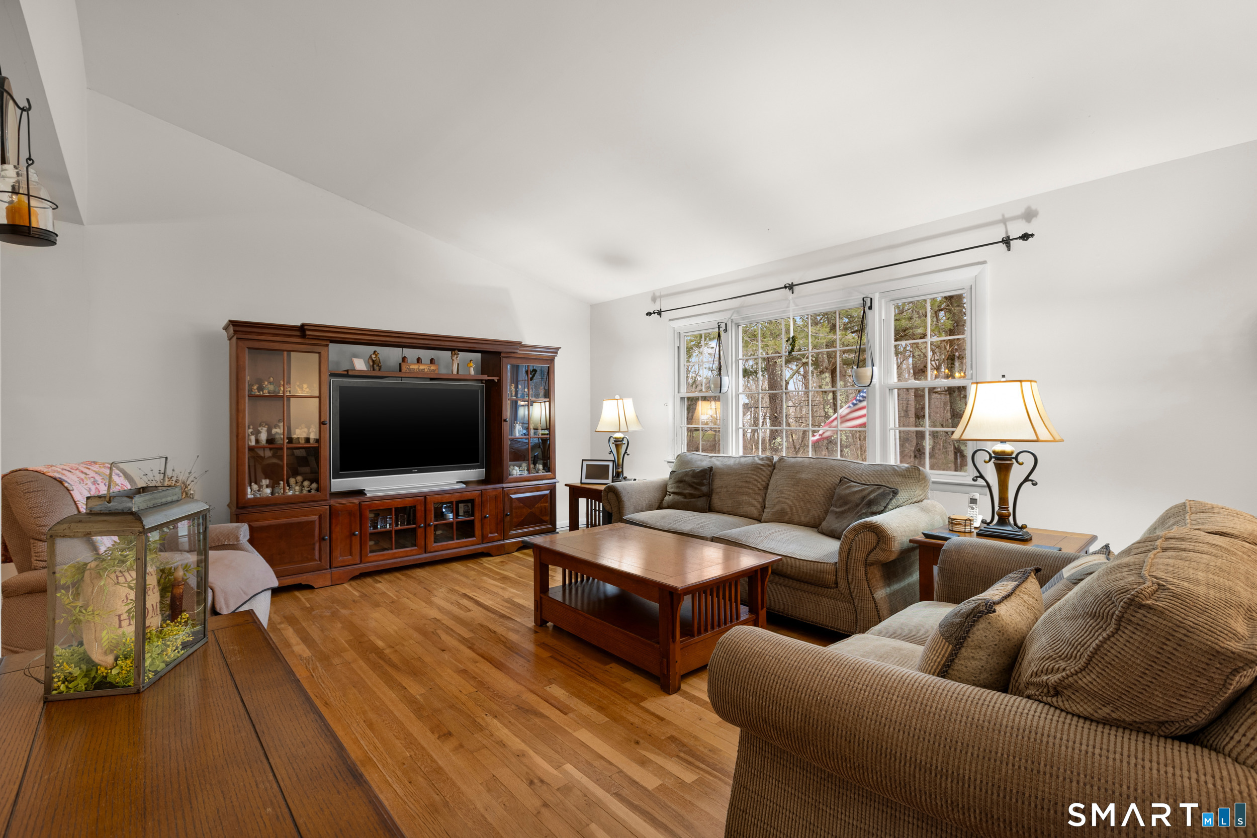 Homes for sale in Danbury, CT | 86 Starrs Plain Rd, Danbury, CT 06810 | MLS# 24149119