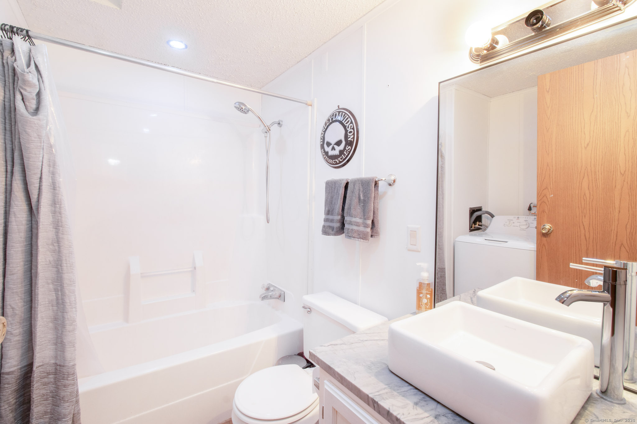 Photo 11 of 44 Hemlock Drive, Shelton, CT