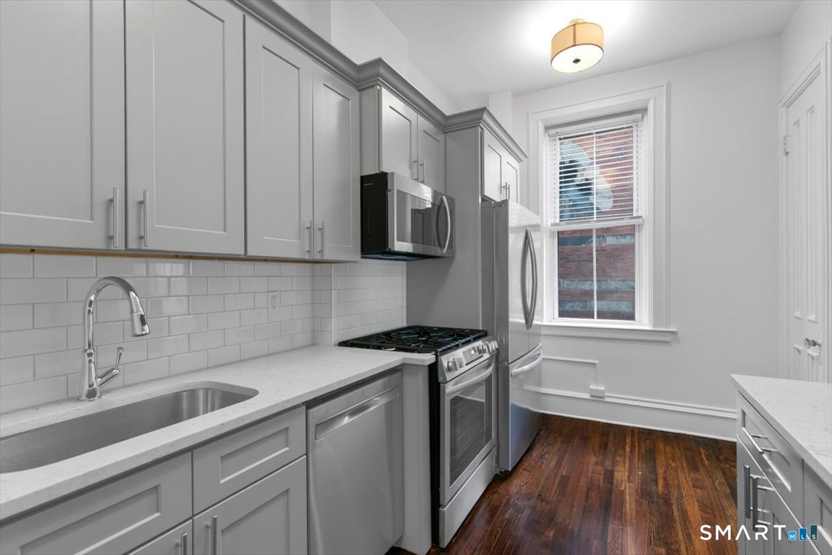 Photo 10 of 284 Orange Street, New Haven, CT