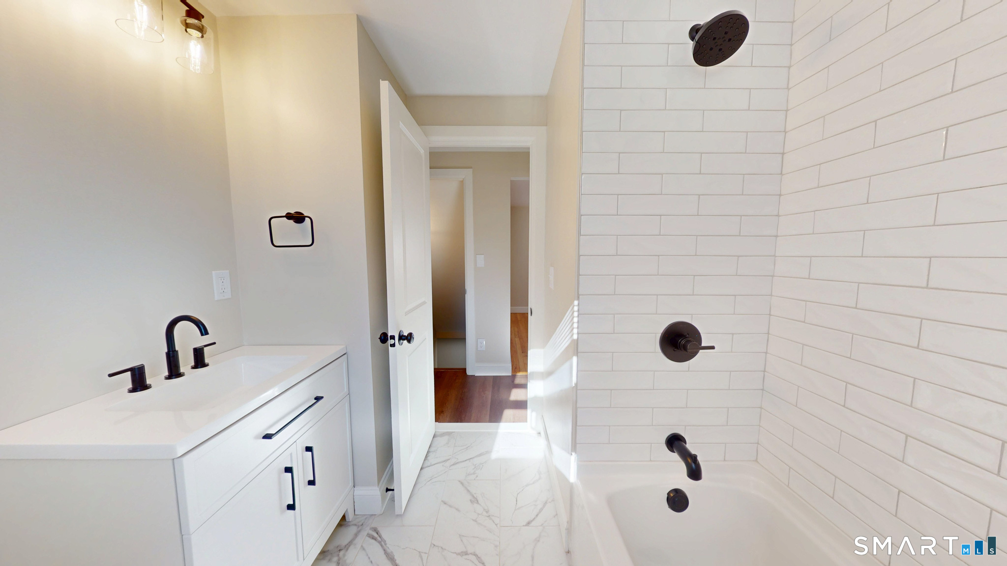 Photo 14 of 73 Coolidge Avenue, Newington, CT