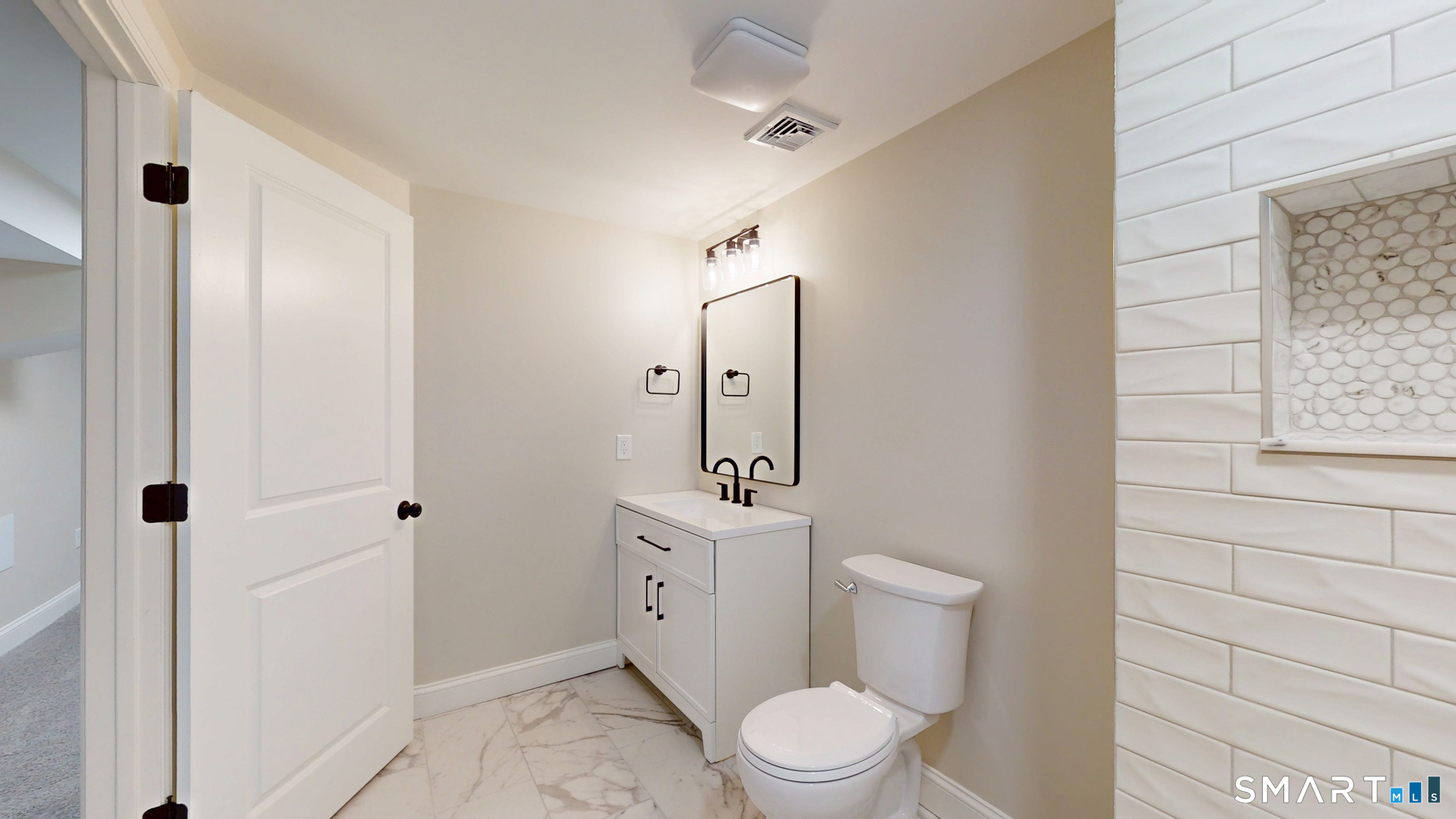 Photo 33 of 73 Coolidge Avenue, Newington, CT