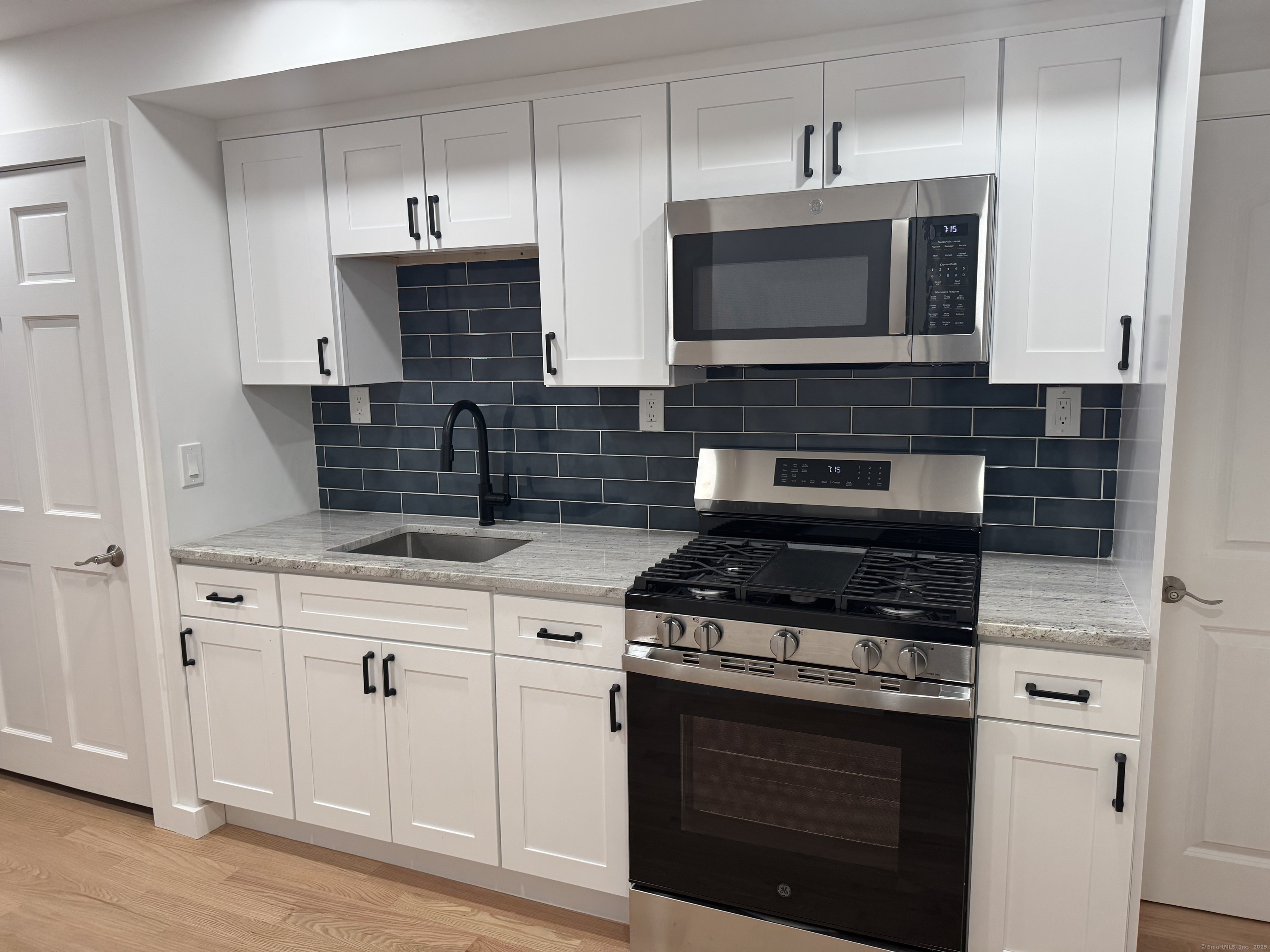 Photo 4 of 263 Hawley Avenue, Bridgeport, CT