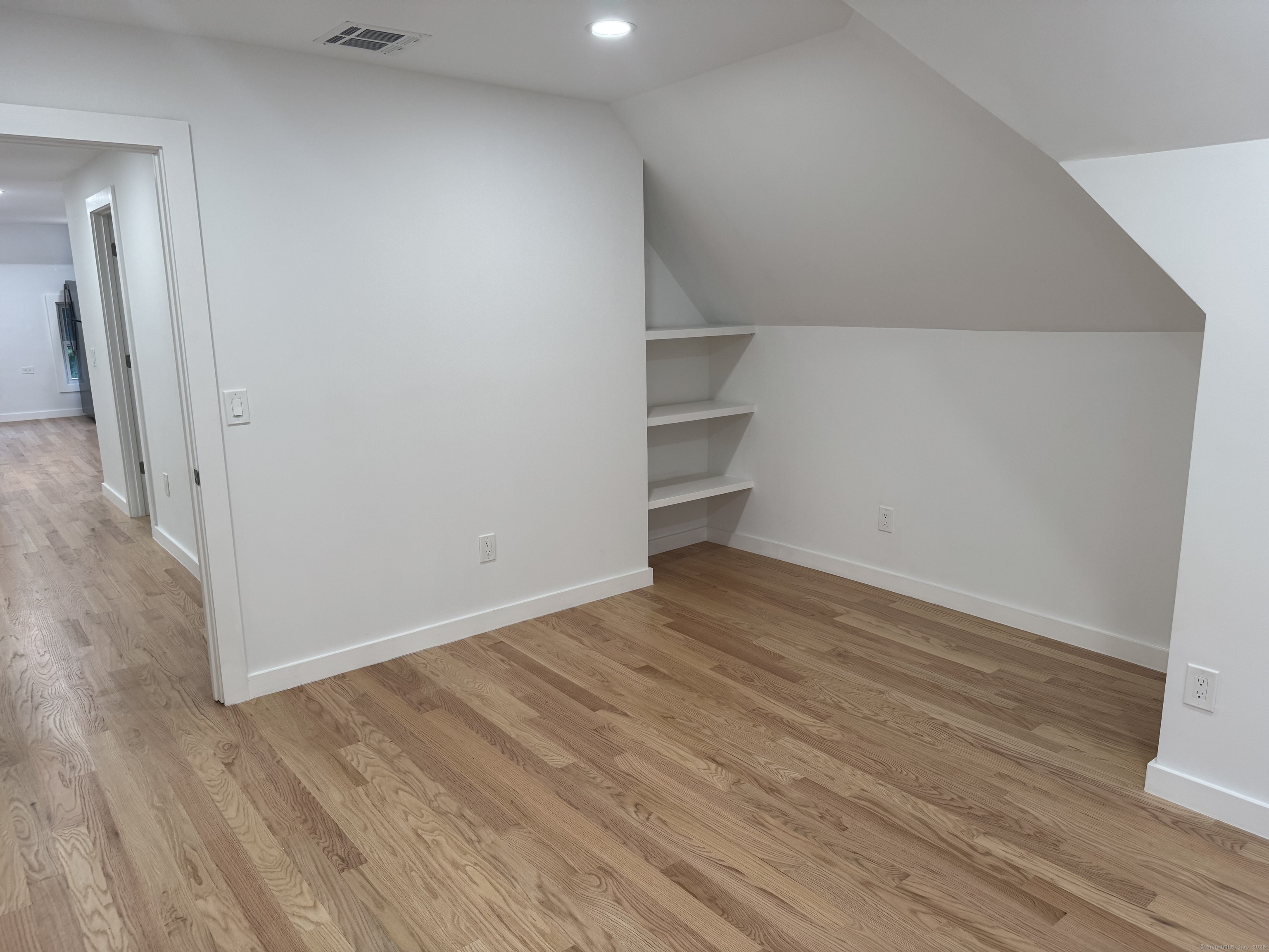 Photo 7 of 263 Hawley Avenue, Bridgeport, CT