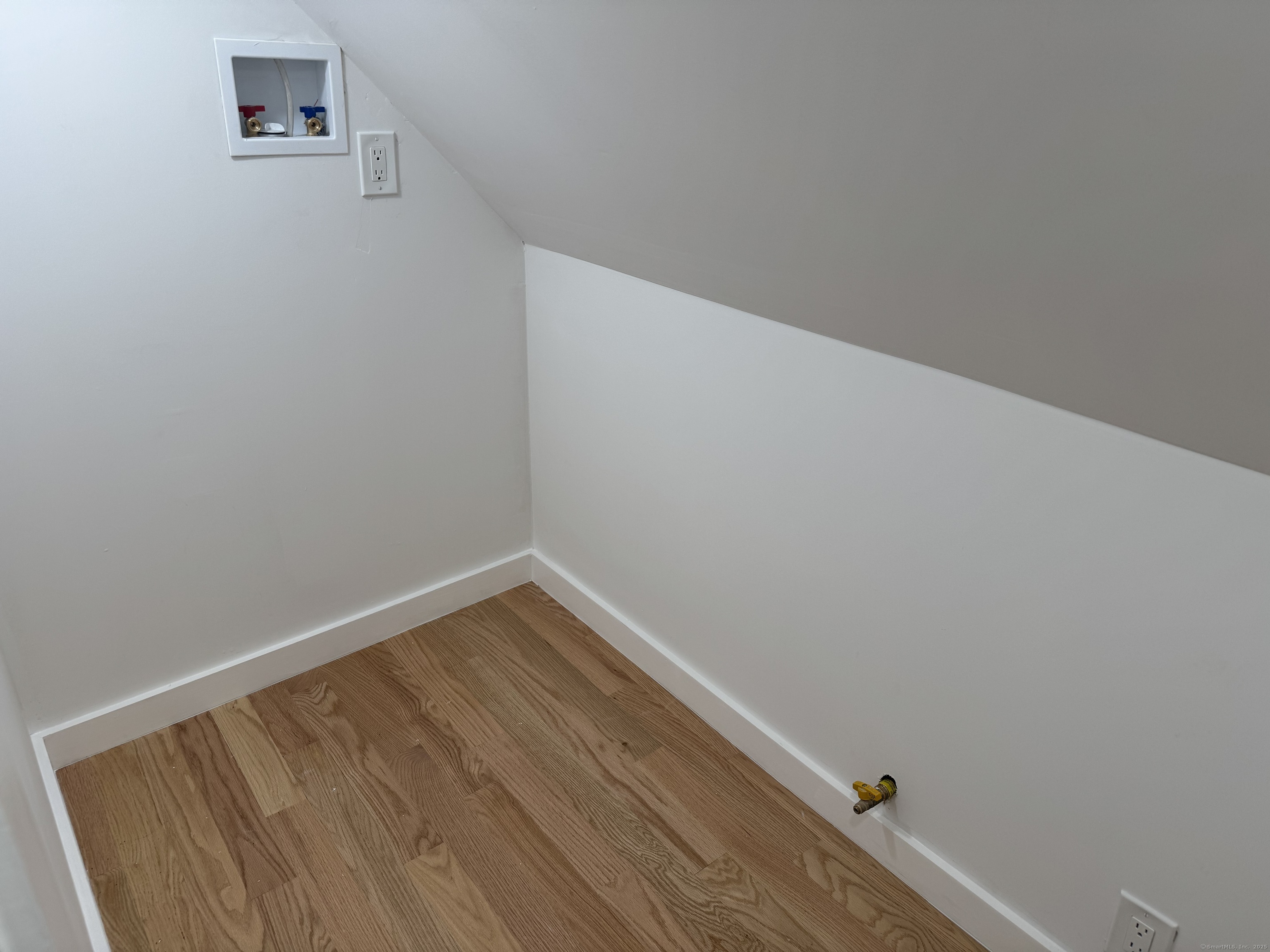 Photo 13 of 263 Hawley Avenue, Bridgeport, CT