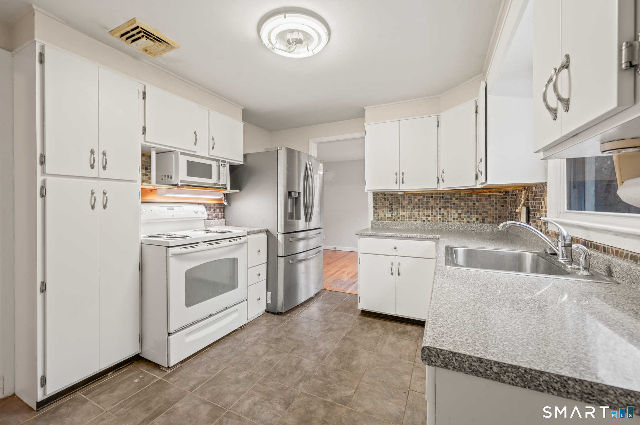 Photo 18 of 55 Forest Street, Hamden, CT