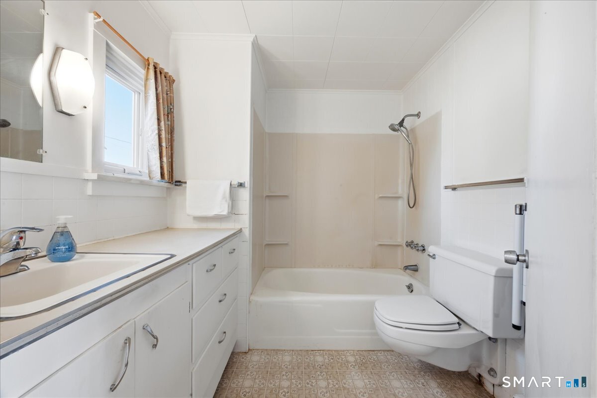 Photo 19 of 3 Lamberts Lane, Stonington, CT