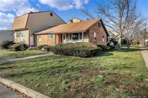 75 Van Buskirk Avenue, Unit 75