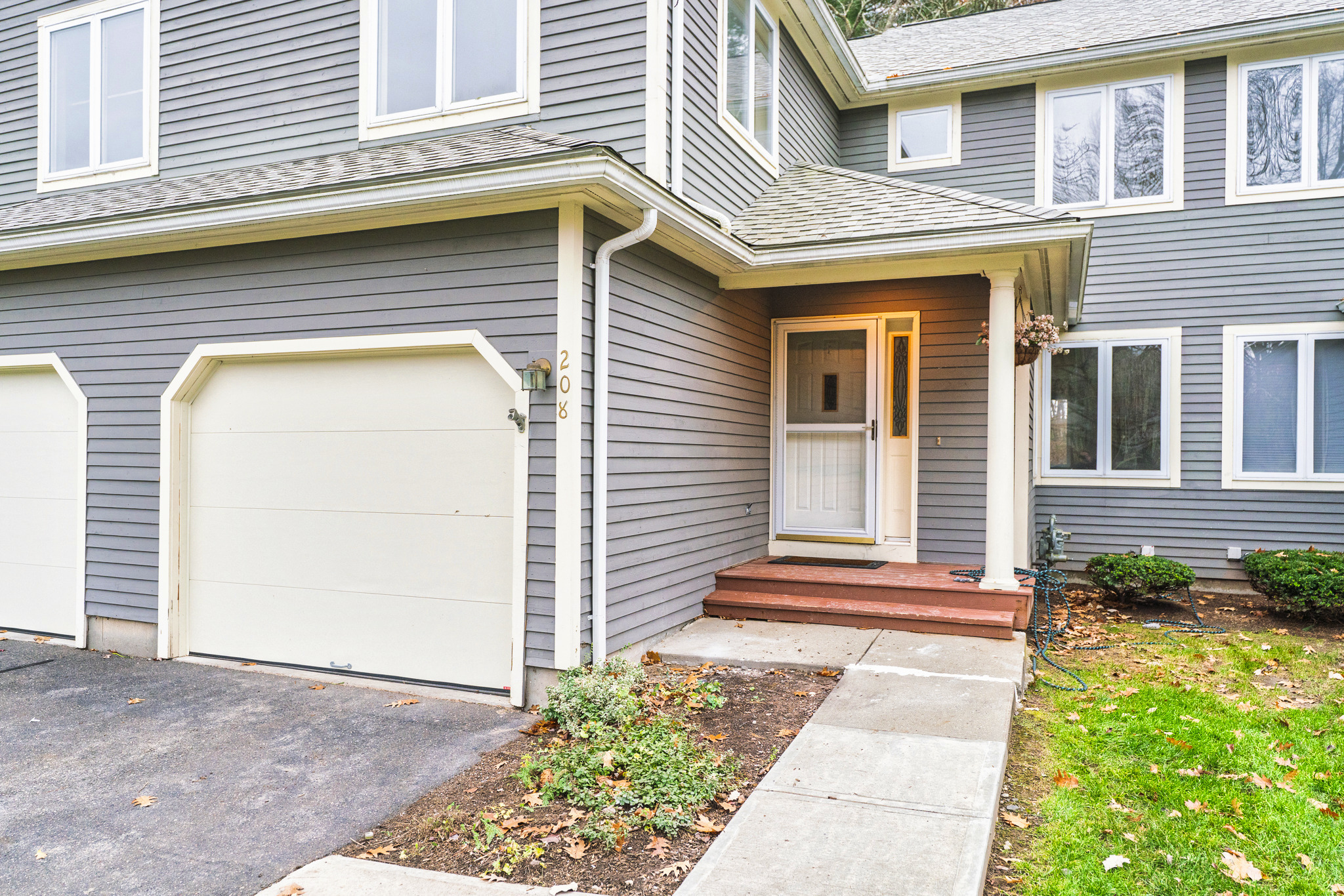 Homes for sale in Bloomfield, CT | 208 Castlewood Dr #208, Bloomfield, CT 06002 | MLS# 24149809