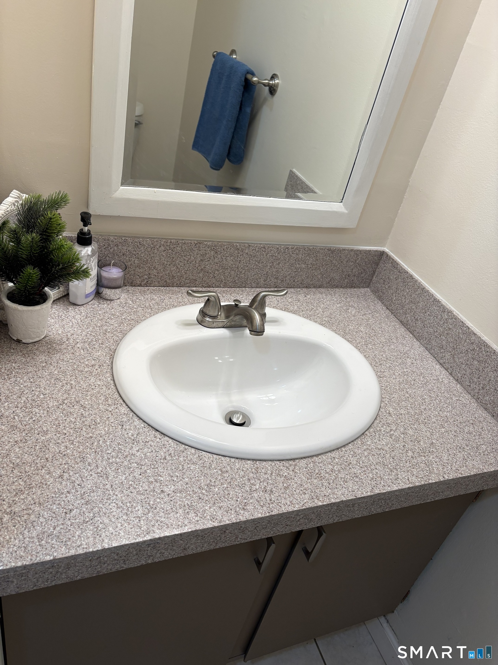 Photo 14 of 20 Lakeside Drive, Ledyard, CT