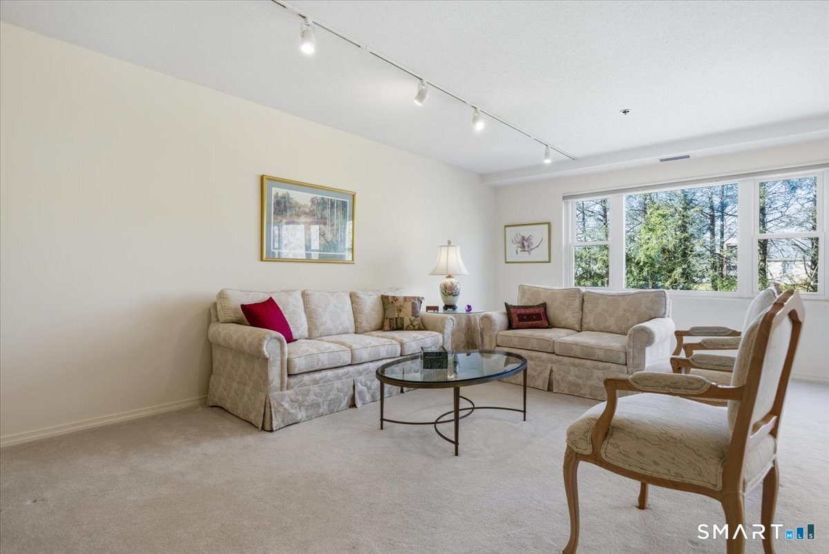 Photo 7 of 707 Mix Avenue, Hamden, CT