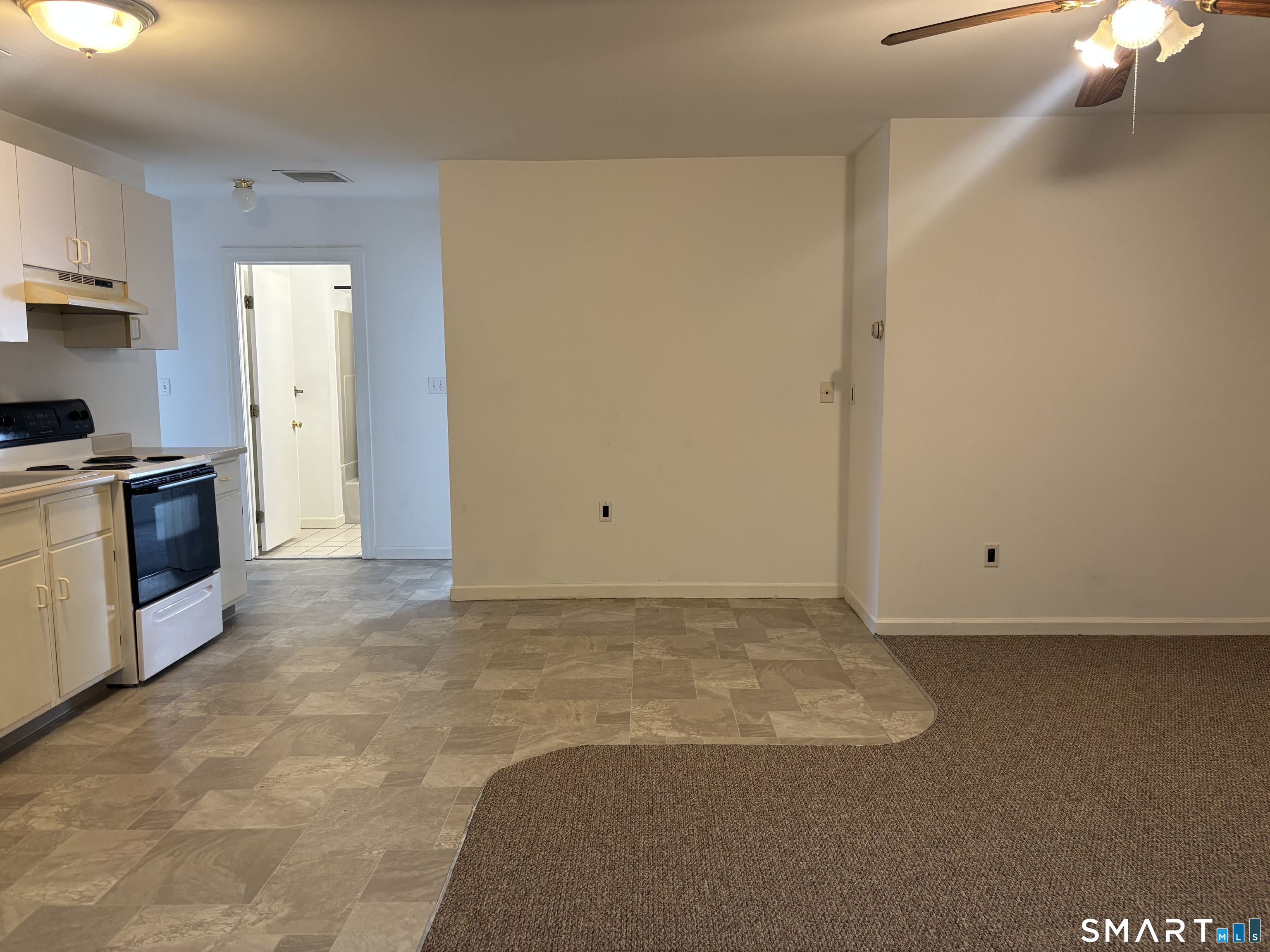 10 Collins, Hamden, 06514, 2 Bedrooms Bedrooms, 0 ,1 BathroomBathrooms,Residential Rental,For Sale,Collins,0,24149760